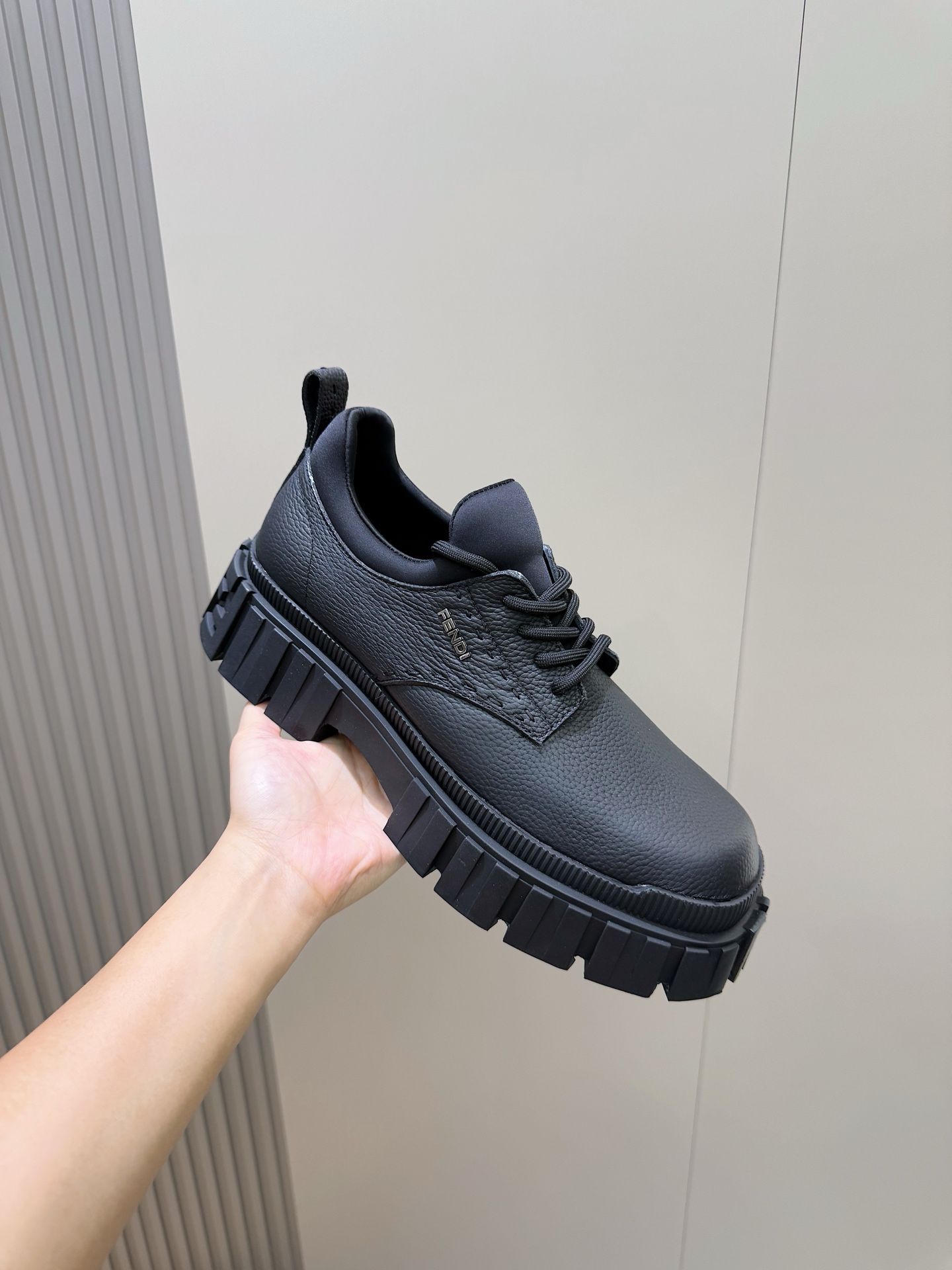 Basic Shoes Black L-s
