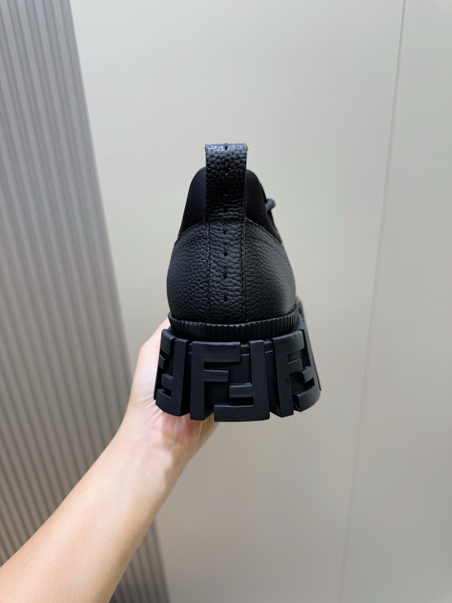 Basic Shoes Black L-s