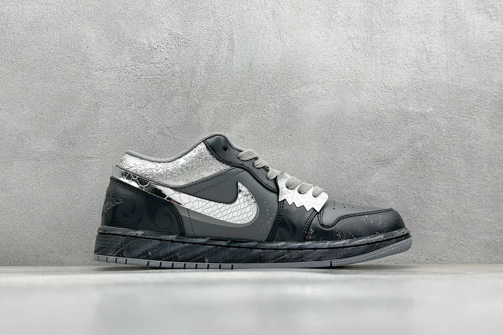 Jordan Nike Basic Shoes L-s