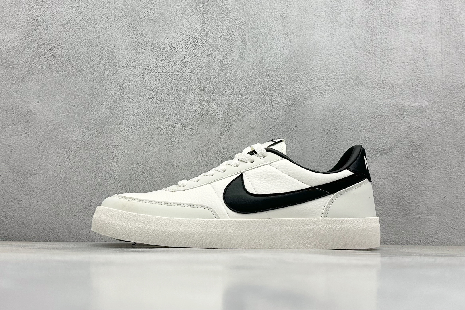 Nike Board Shoes White L-s