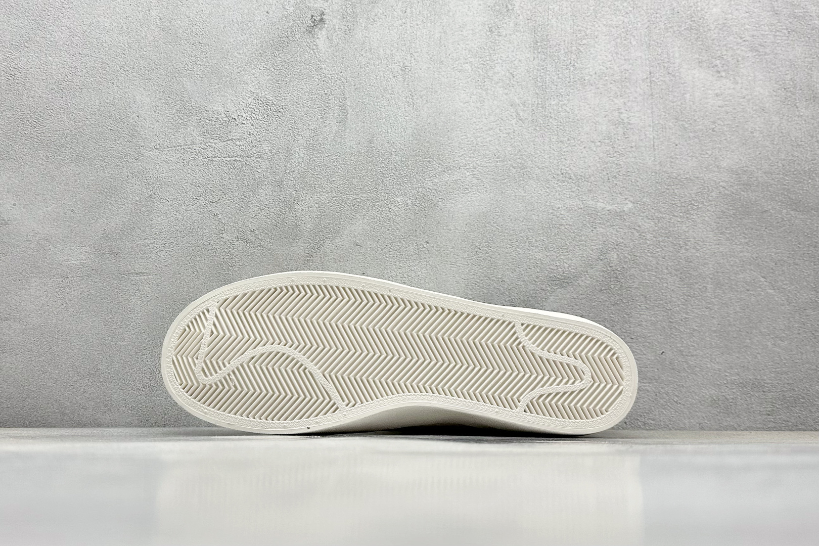 Nike Board Shoes White L-s