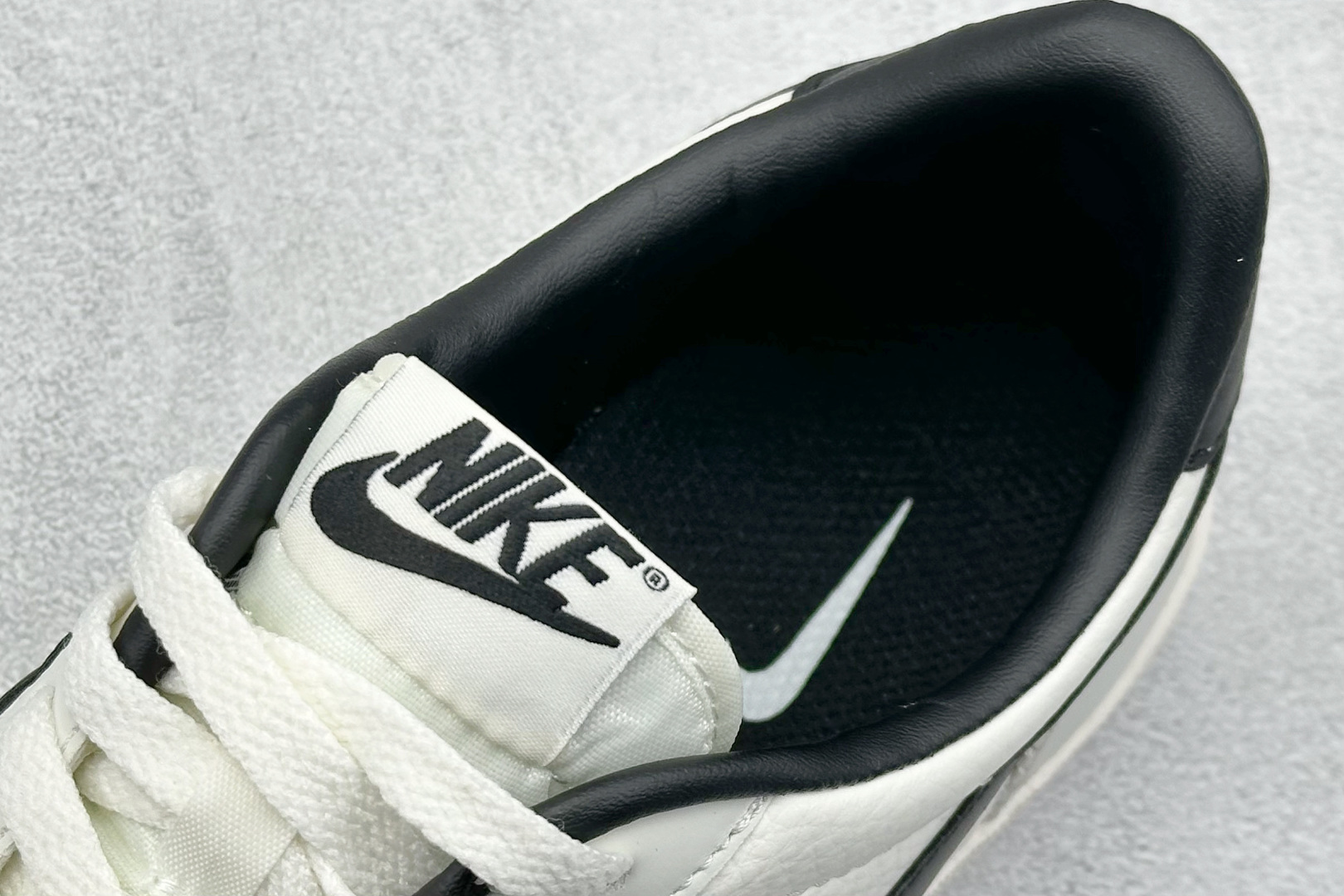 Nike Board Shoes White L-s
