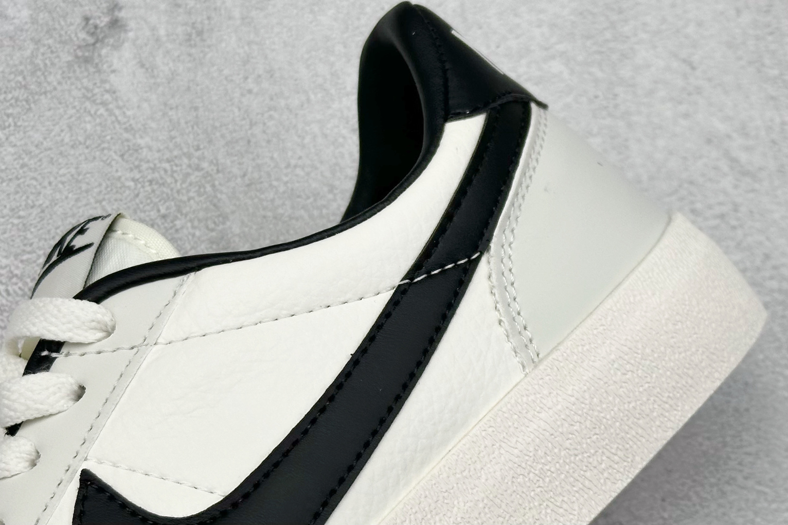 Nike Board Shoes White L-s