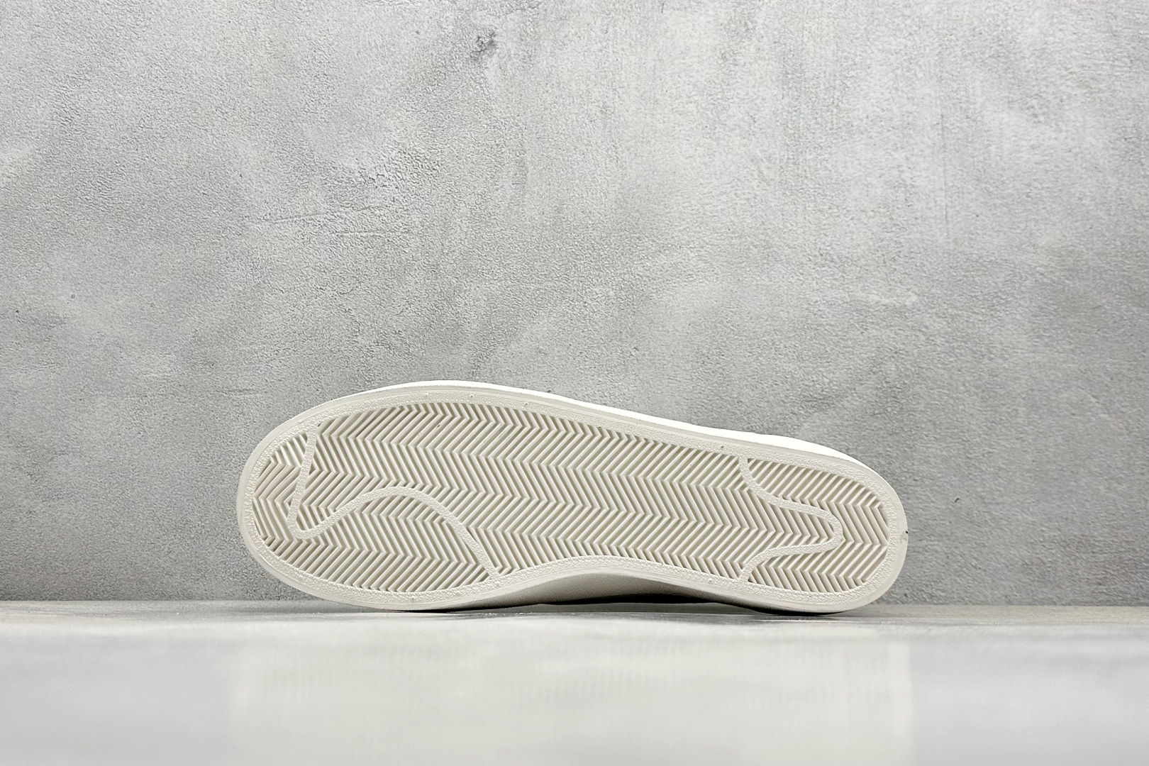 Nike Board Shoes White L-s