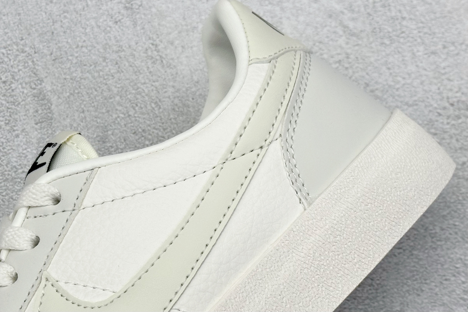 Nike Board Shoes White L-s