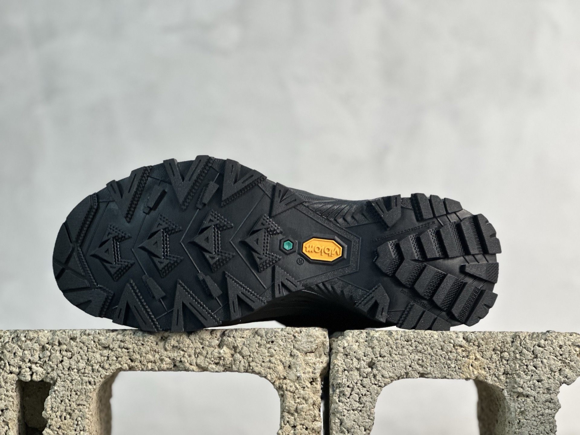 Basic Shoes Breathable S