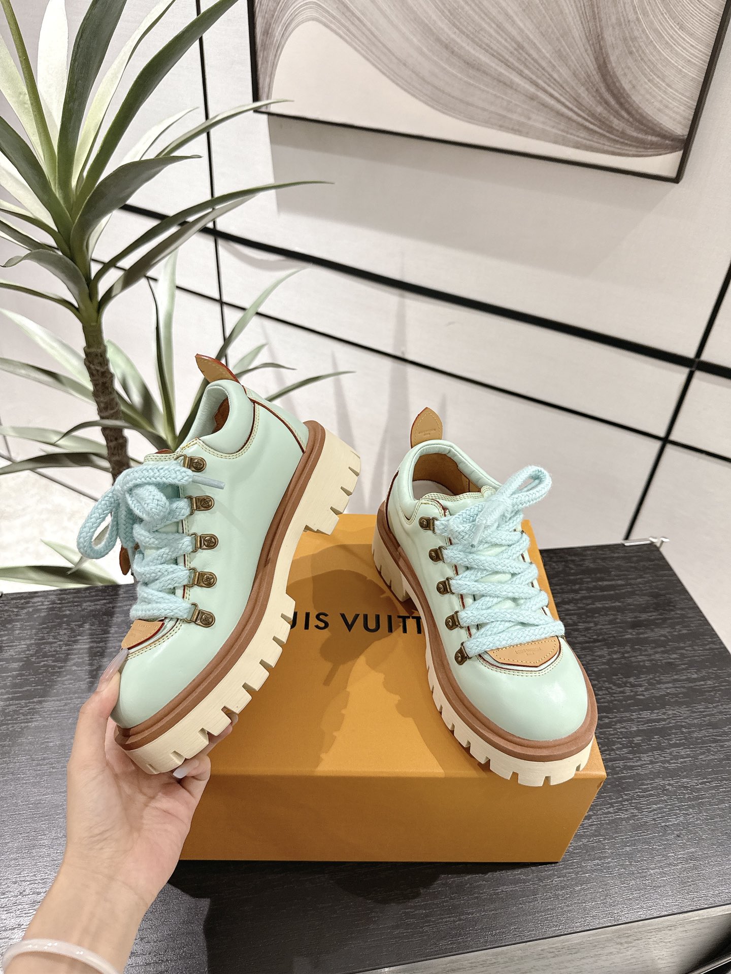 Louis Vuitton Slippers M-l-s