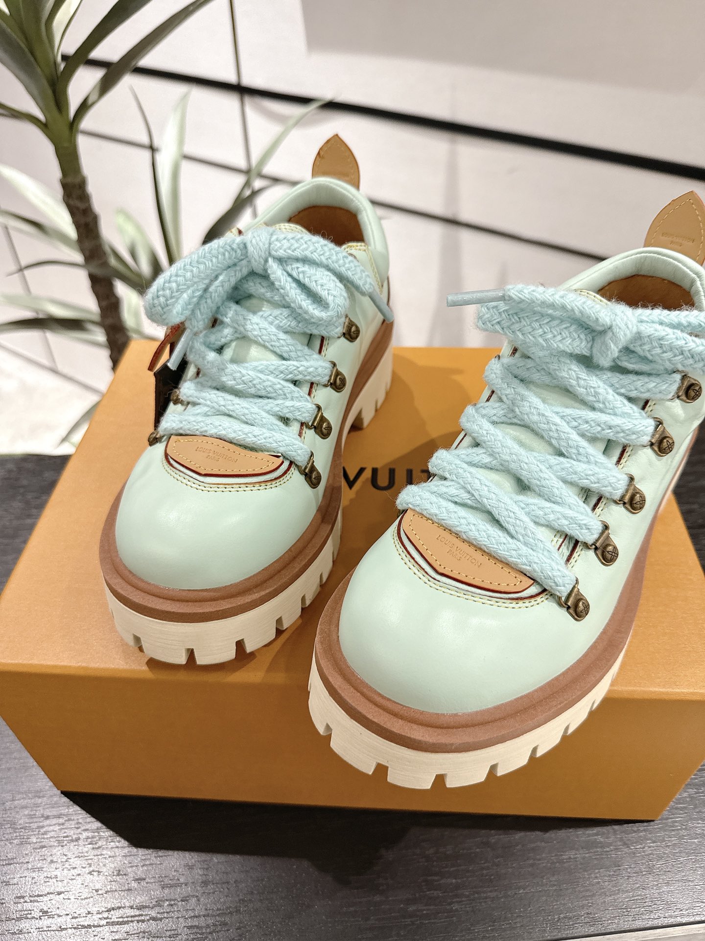 Louis Vuitton Slippers M-l-s