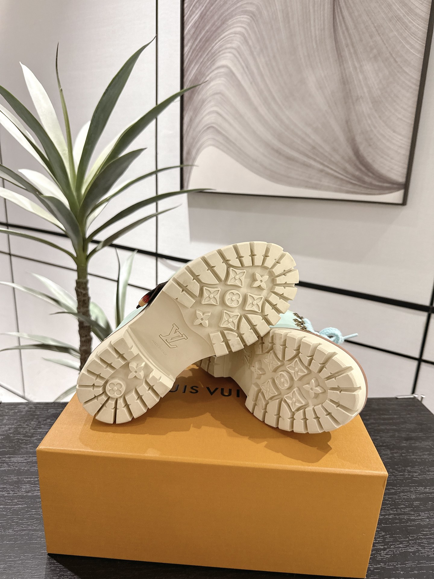 Louis Vuitton Slippers M-l-s