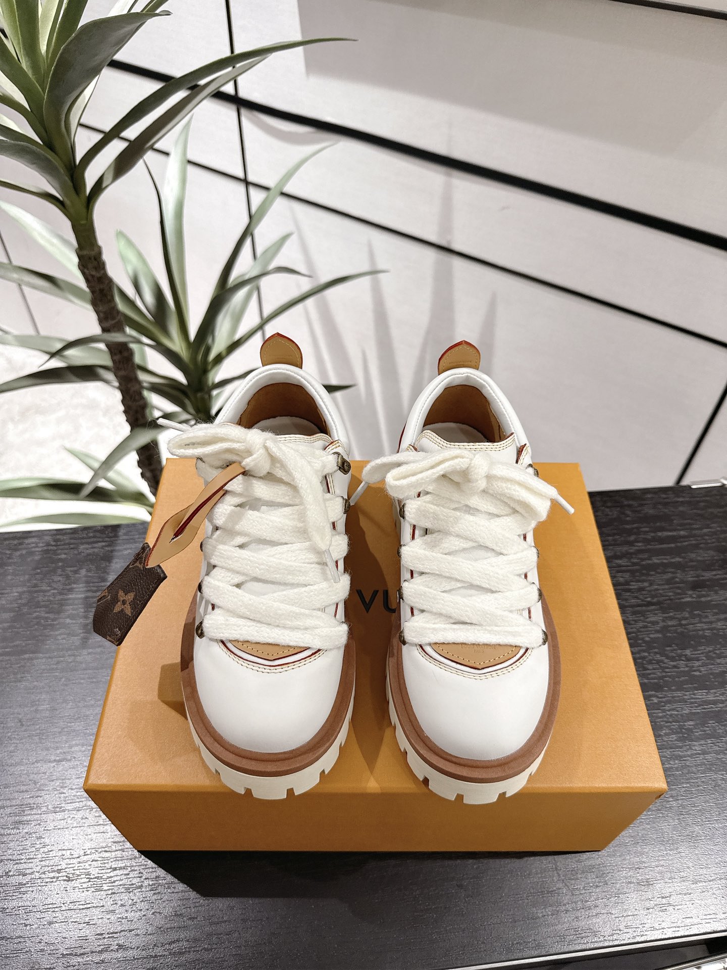 Louis Vuitton Slippers M-l-s