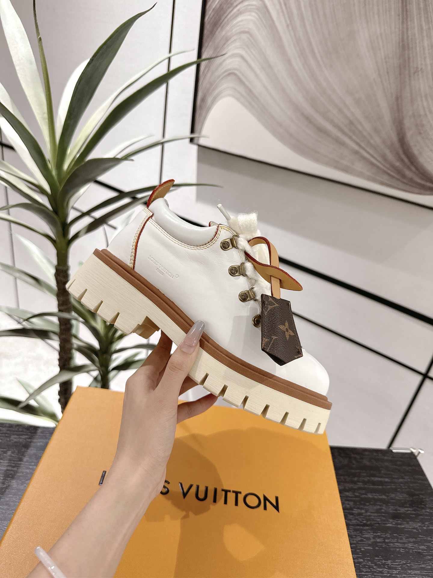 Louis Vuitton Slippers M-l-s