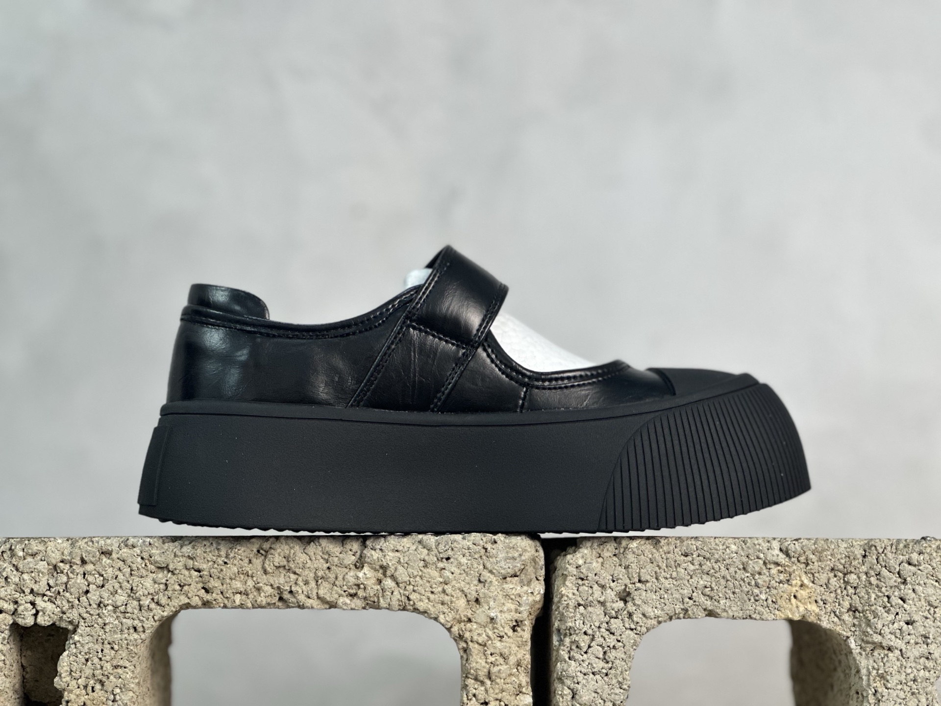 Balenciaga Female Sneakers Breathable M