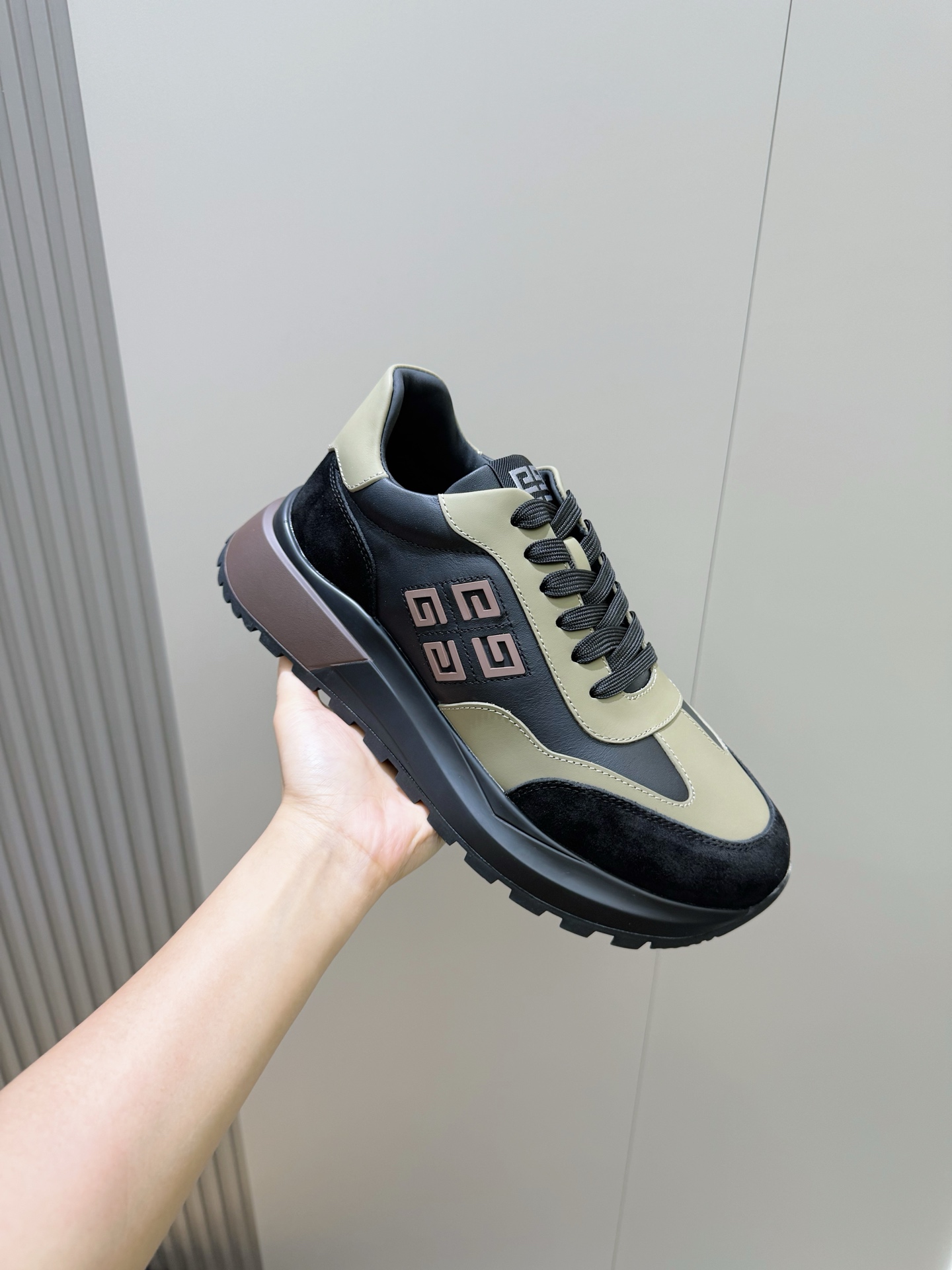 Givenchy Sneakers L-s