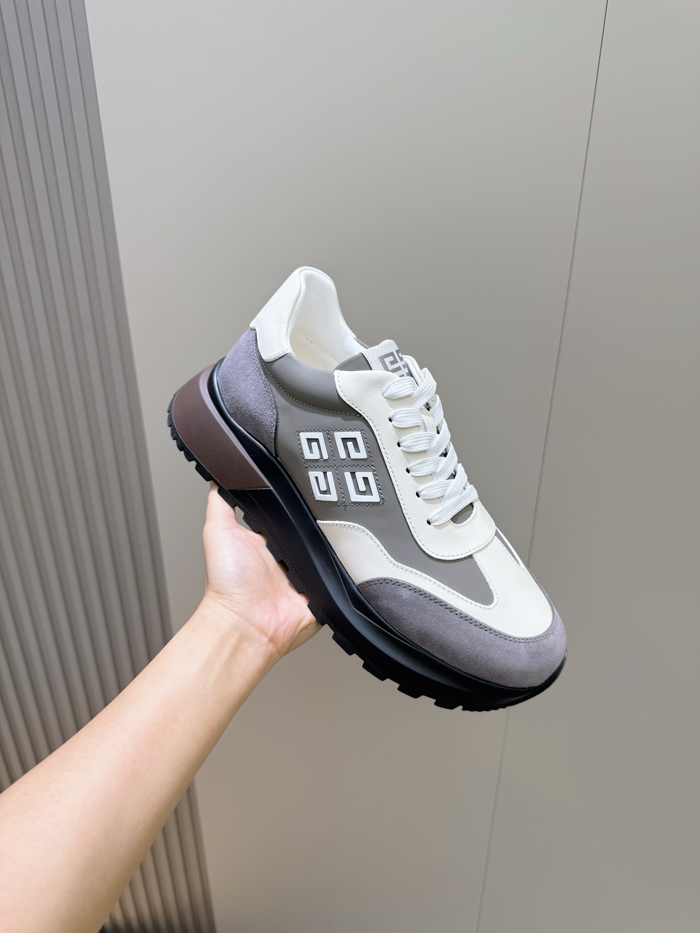 Givenchy Sneakers L-s