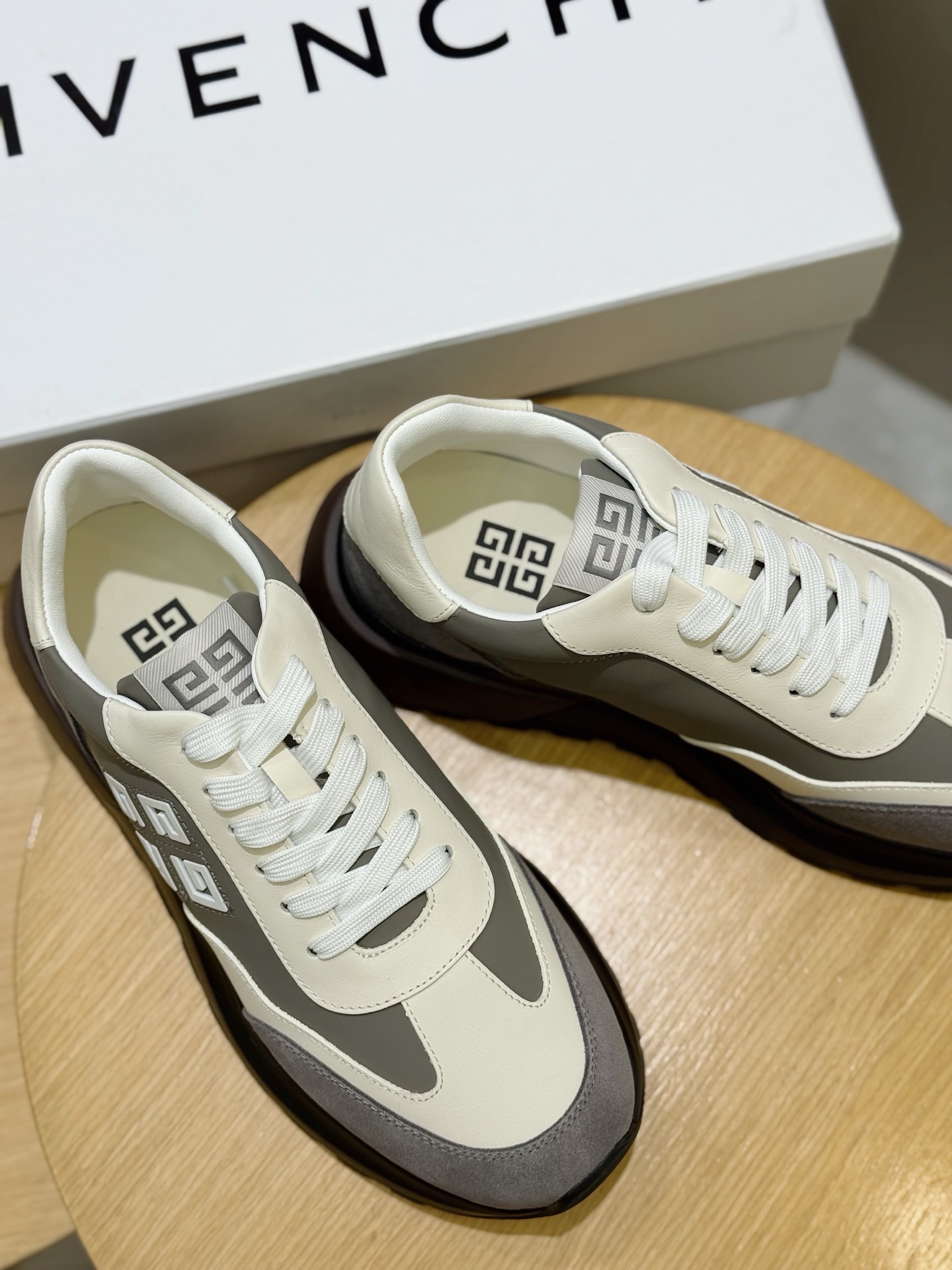 Givenchy Sneakers L-s