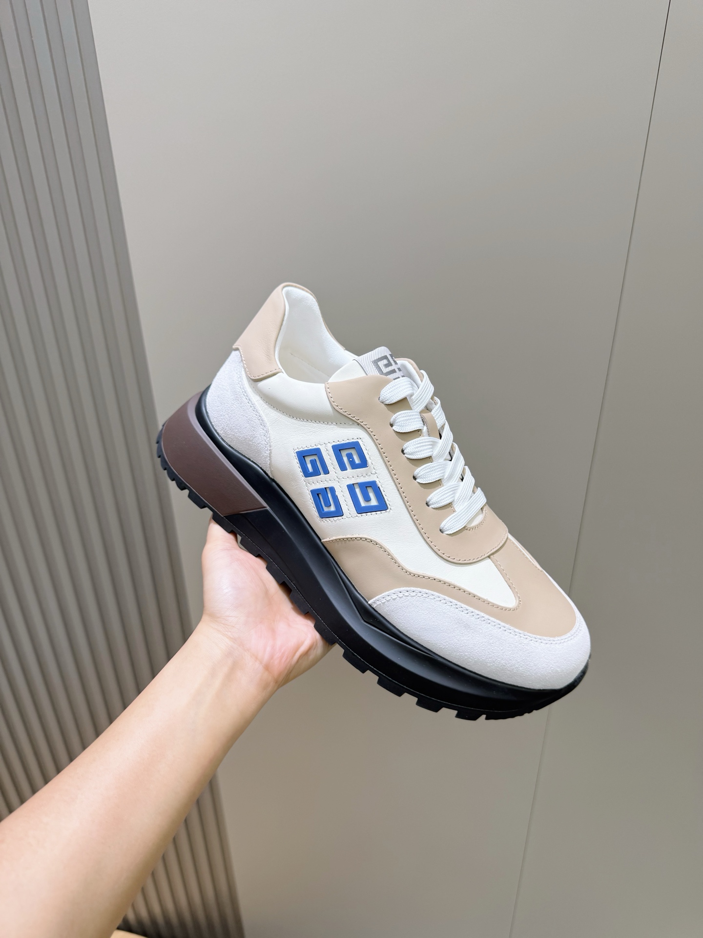 Givenchy Sneakers L-s