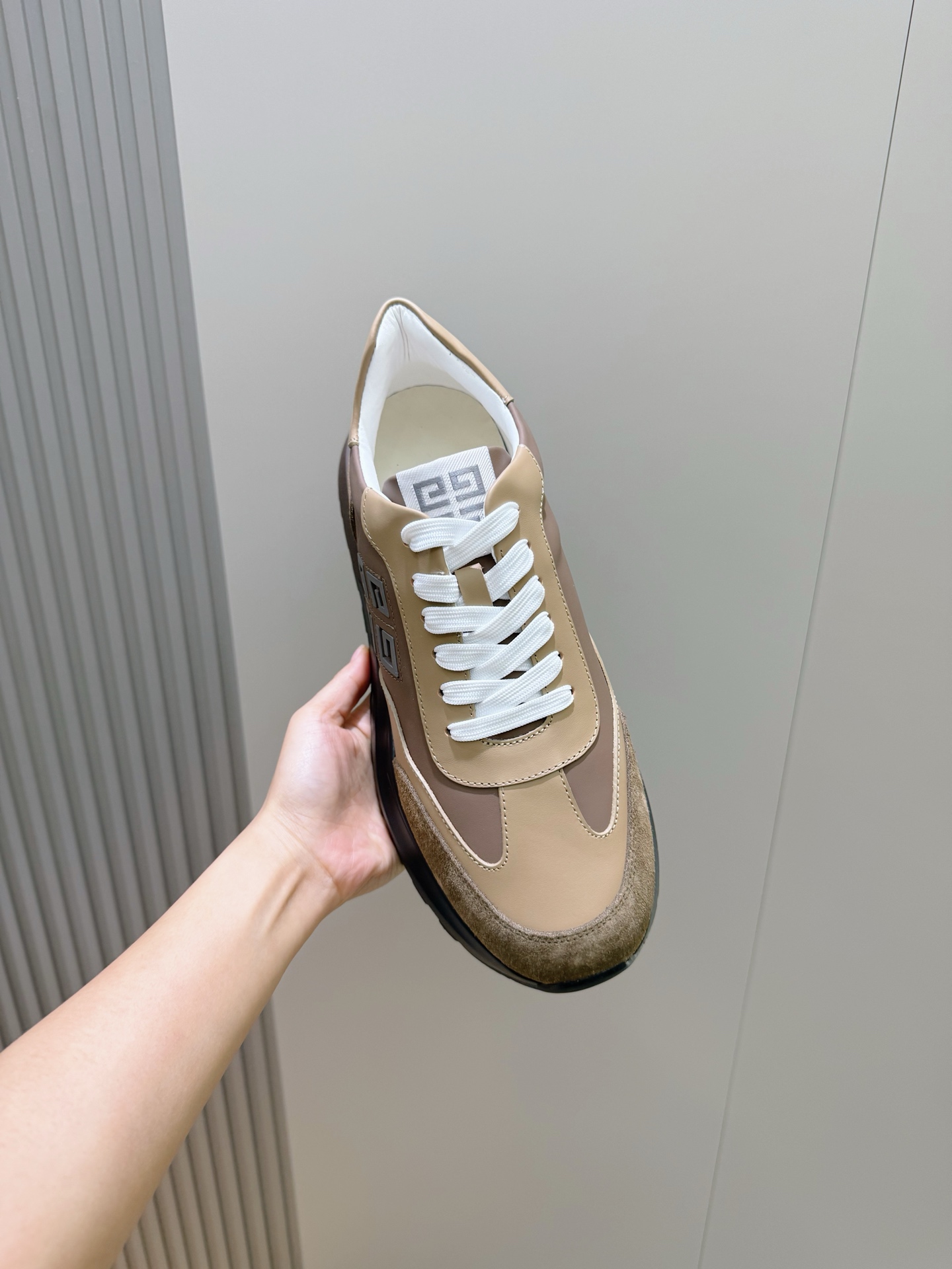 Givenchy Sneakers L-s