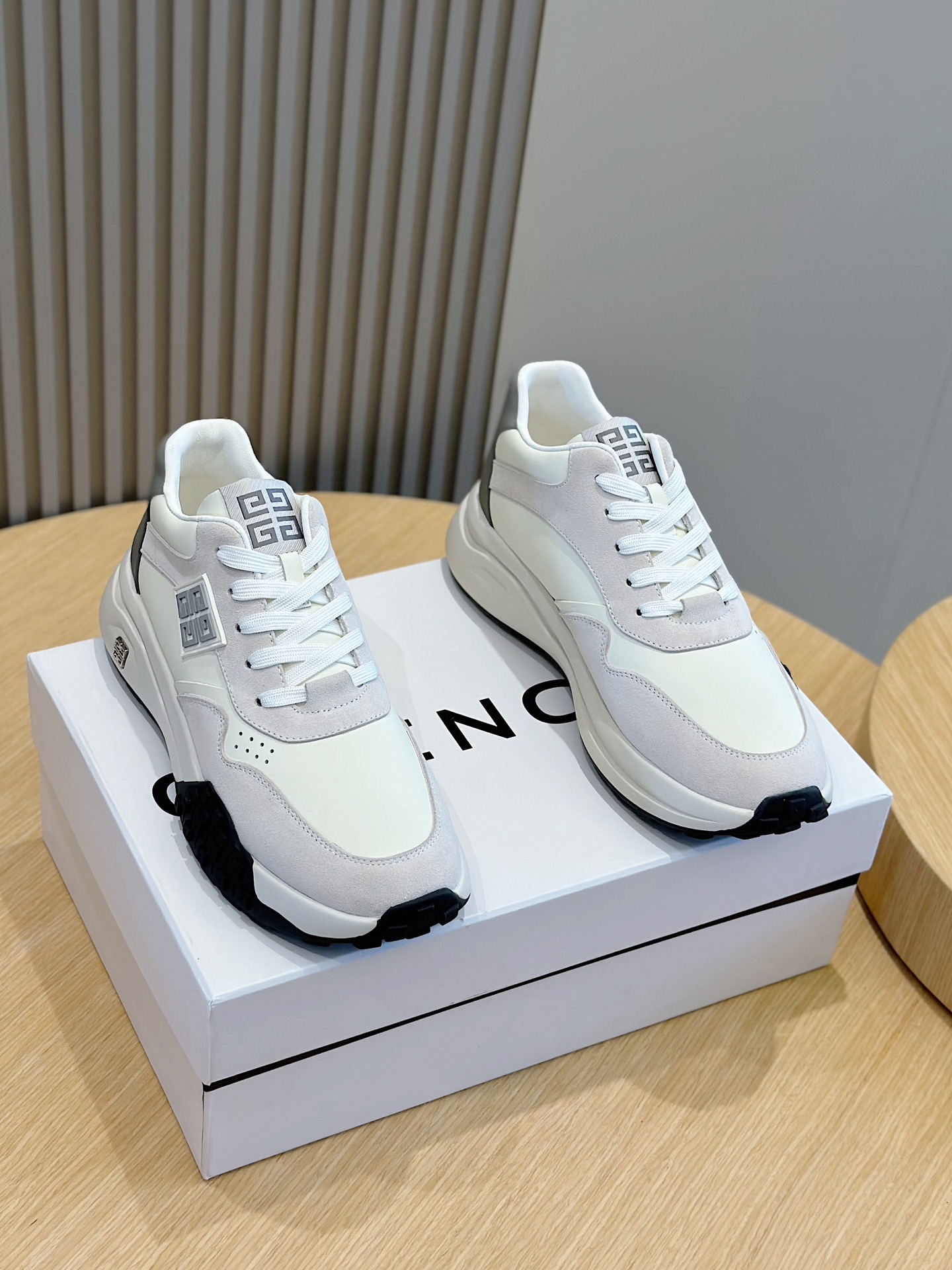 Givenchy Male Sneakers L-s