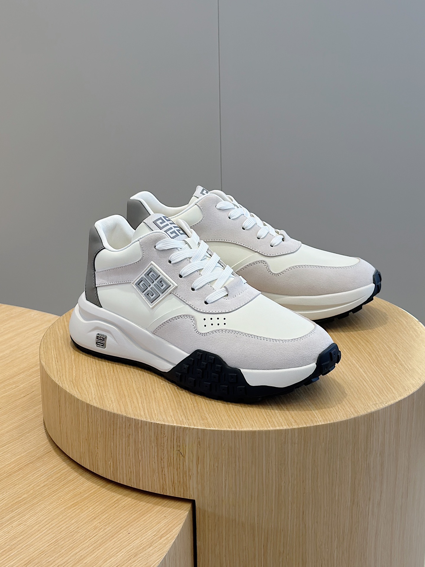 Givenchy Male Sneakers L-s