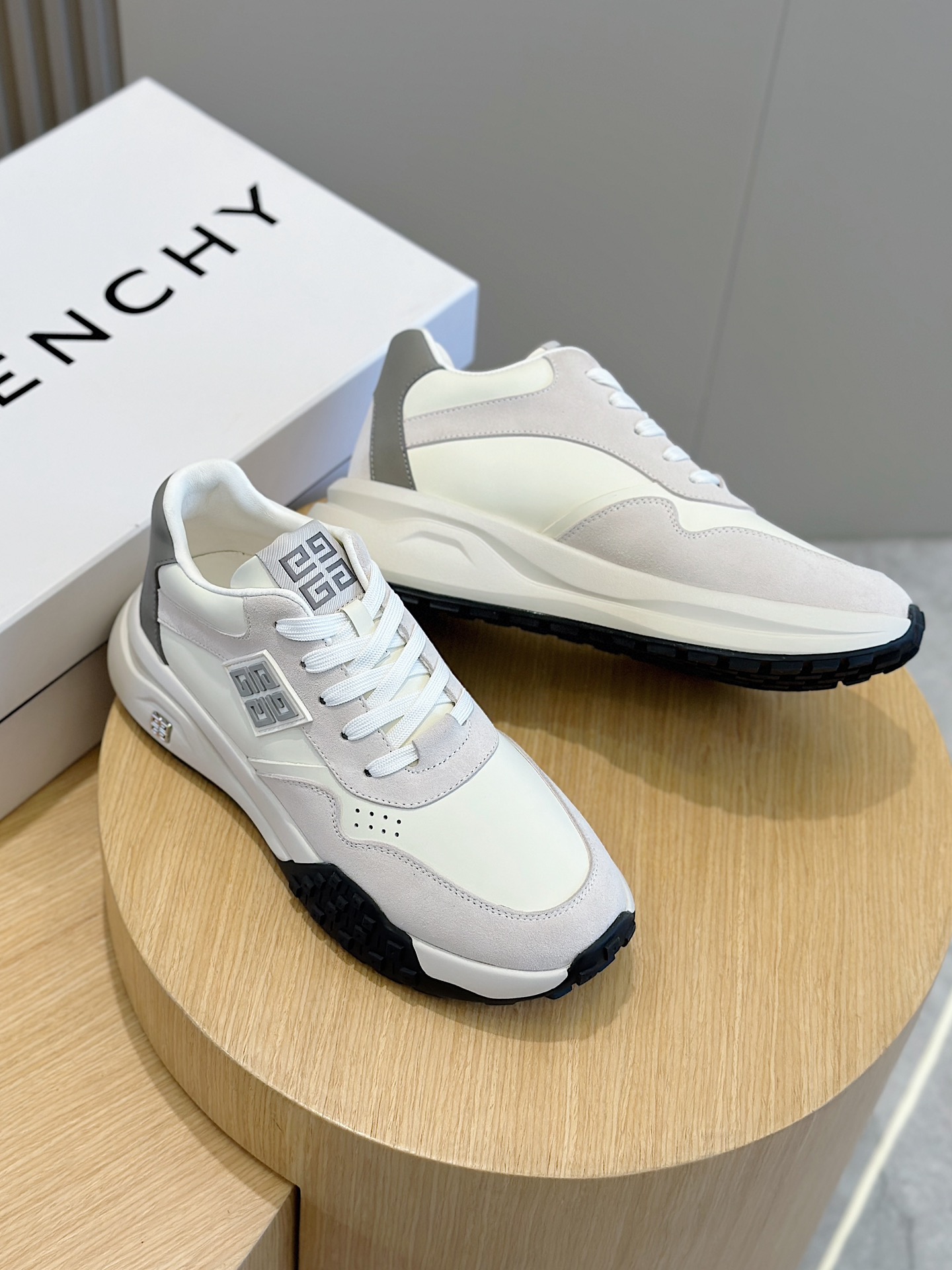 Givenchy Male Sneakers L-s