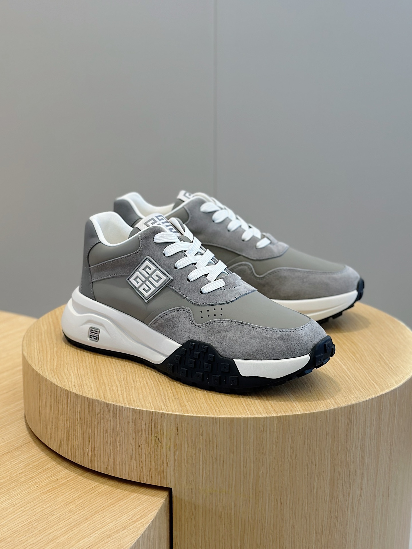 Givenchy Male Sneakers L-s