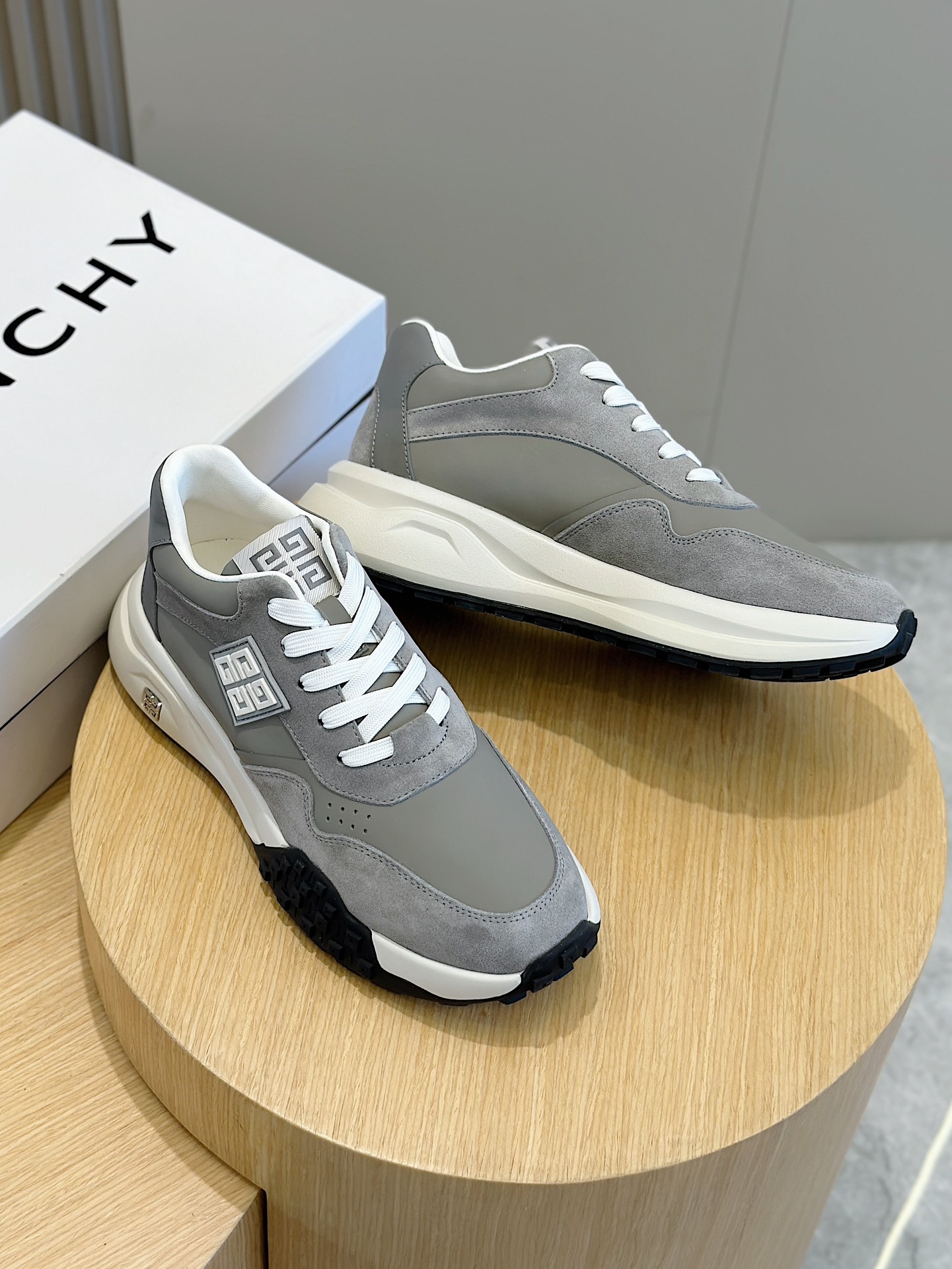 Givenchy Male Sneakers L-s