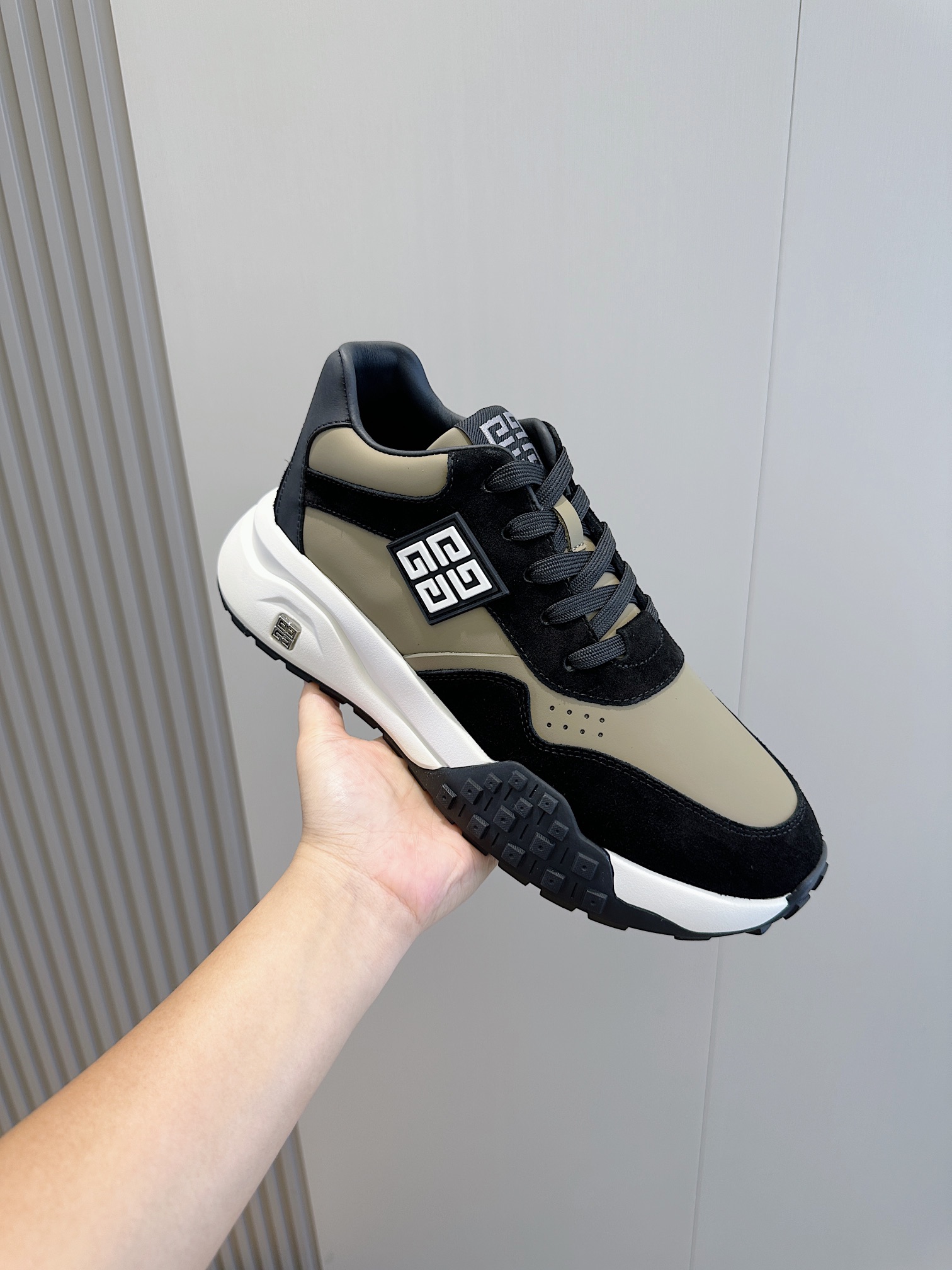 Givenchy Male Sneakers L-s