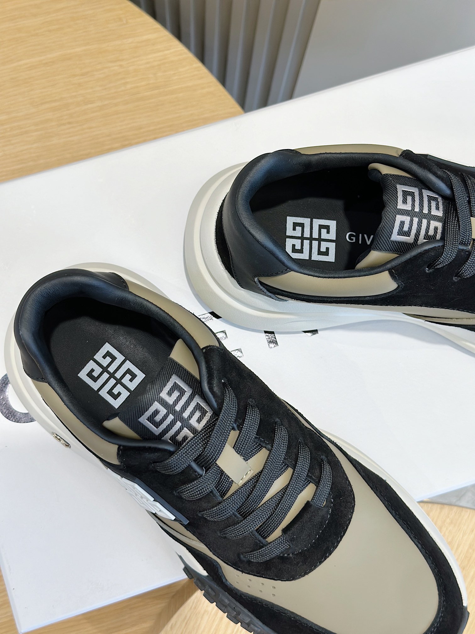 Givenchy Male Sneakers L-s