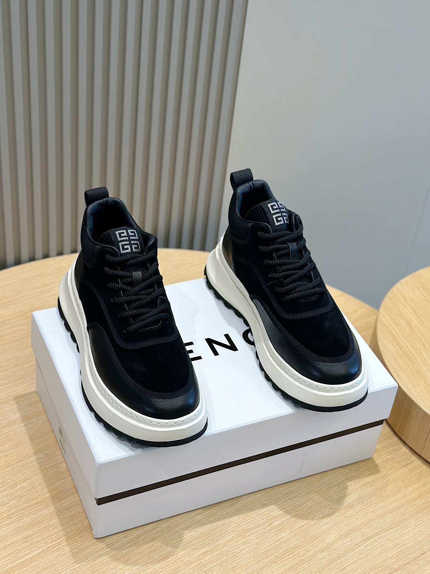 Givenchy Male Sneakers S