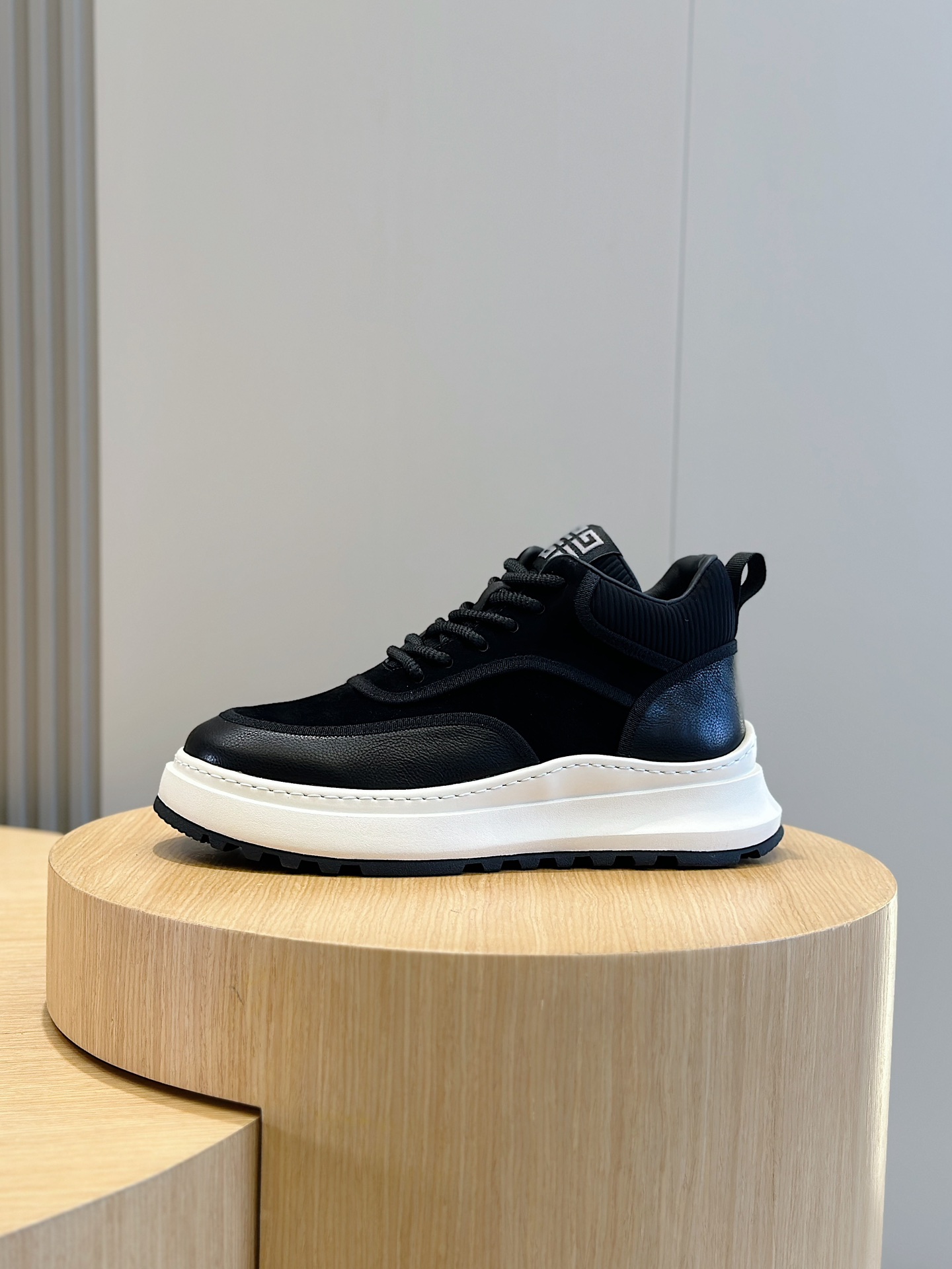 Givenchy Male Sneakers S