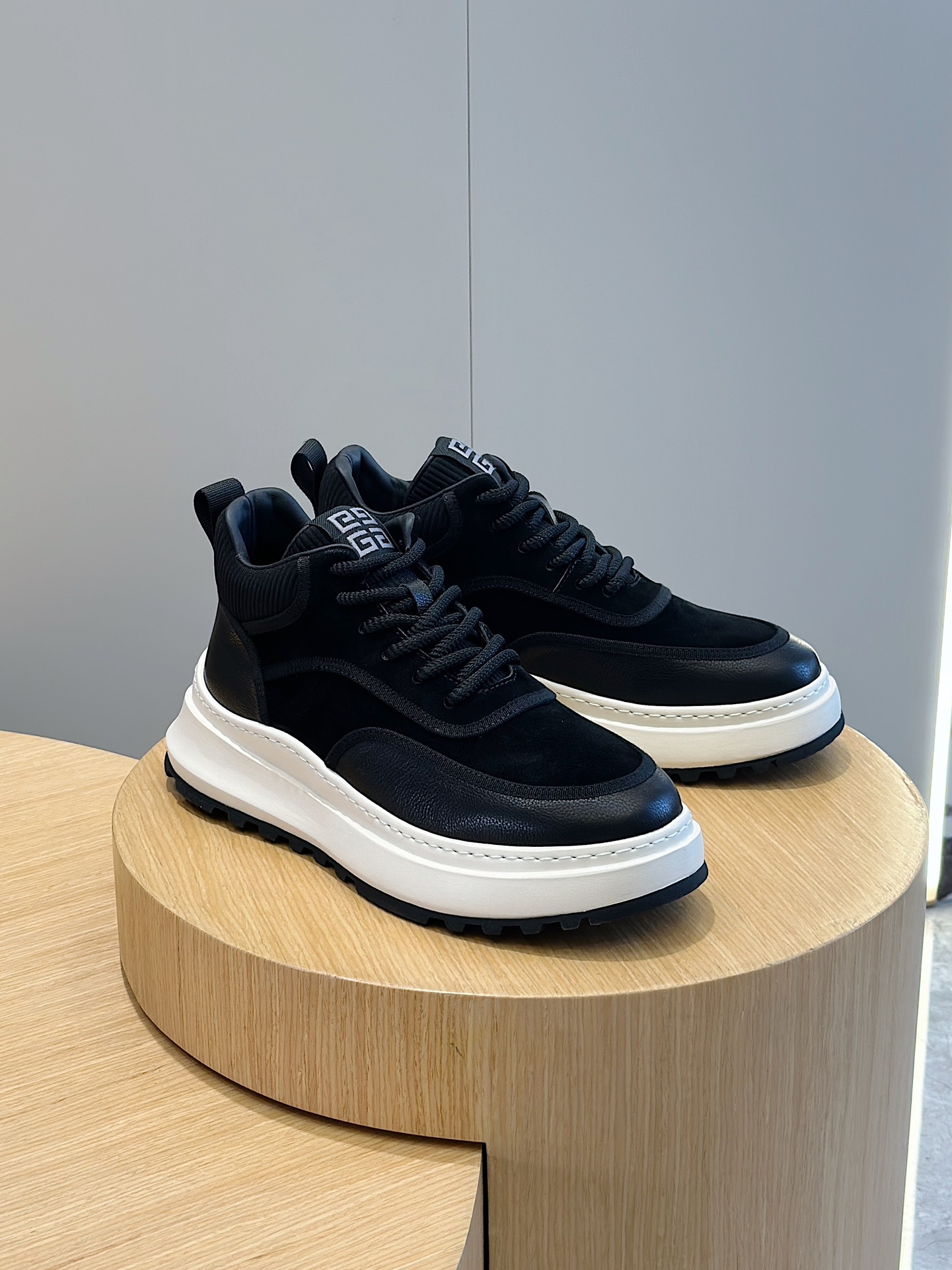 Givenchy Male Sneakers S