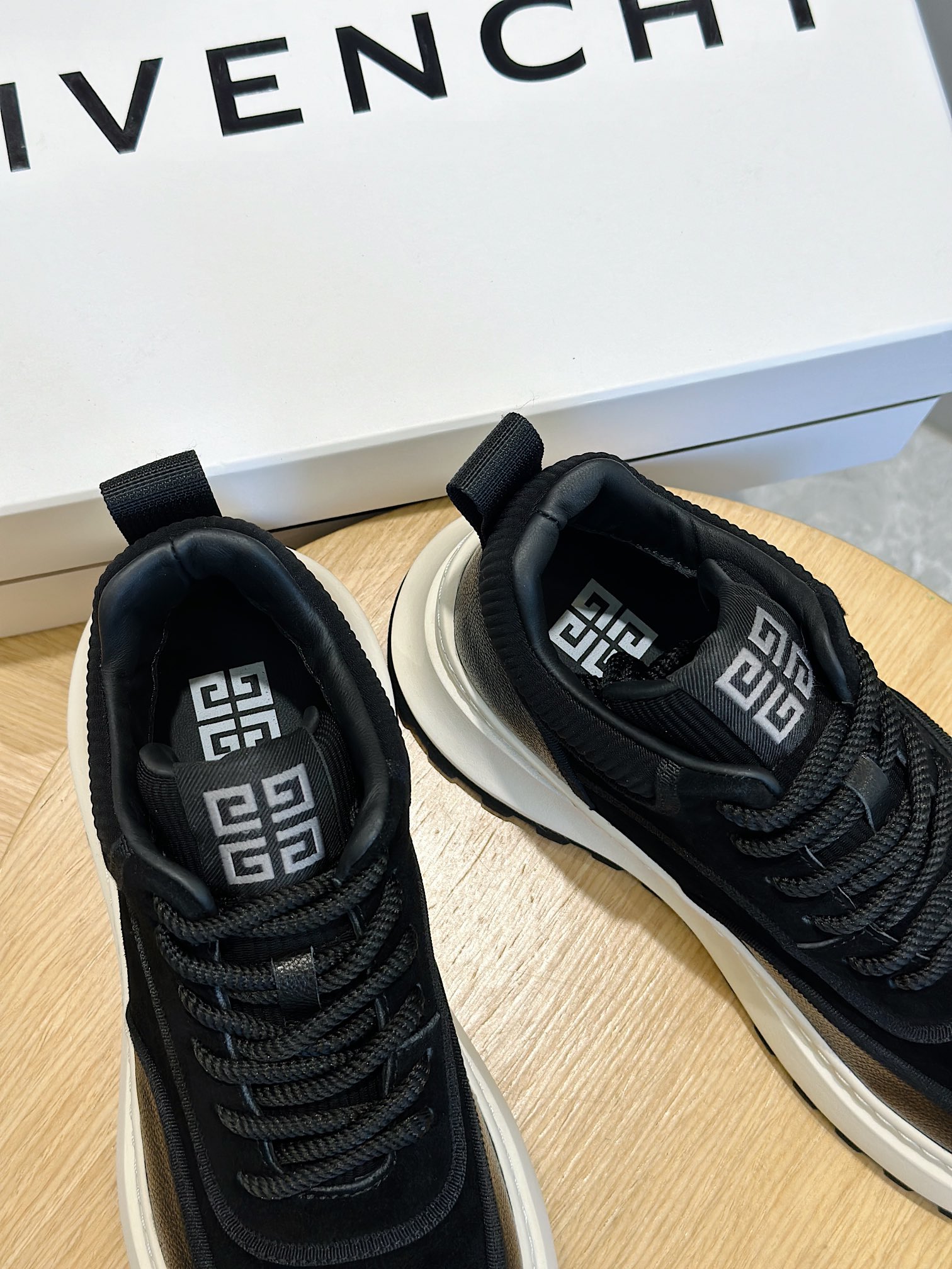 Givenchy Male Sneakers S