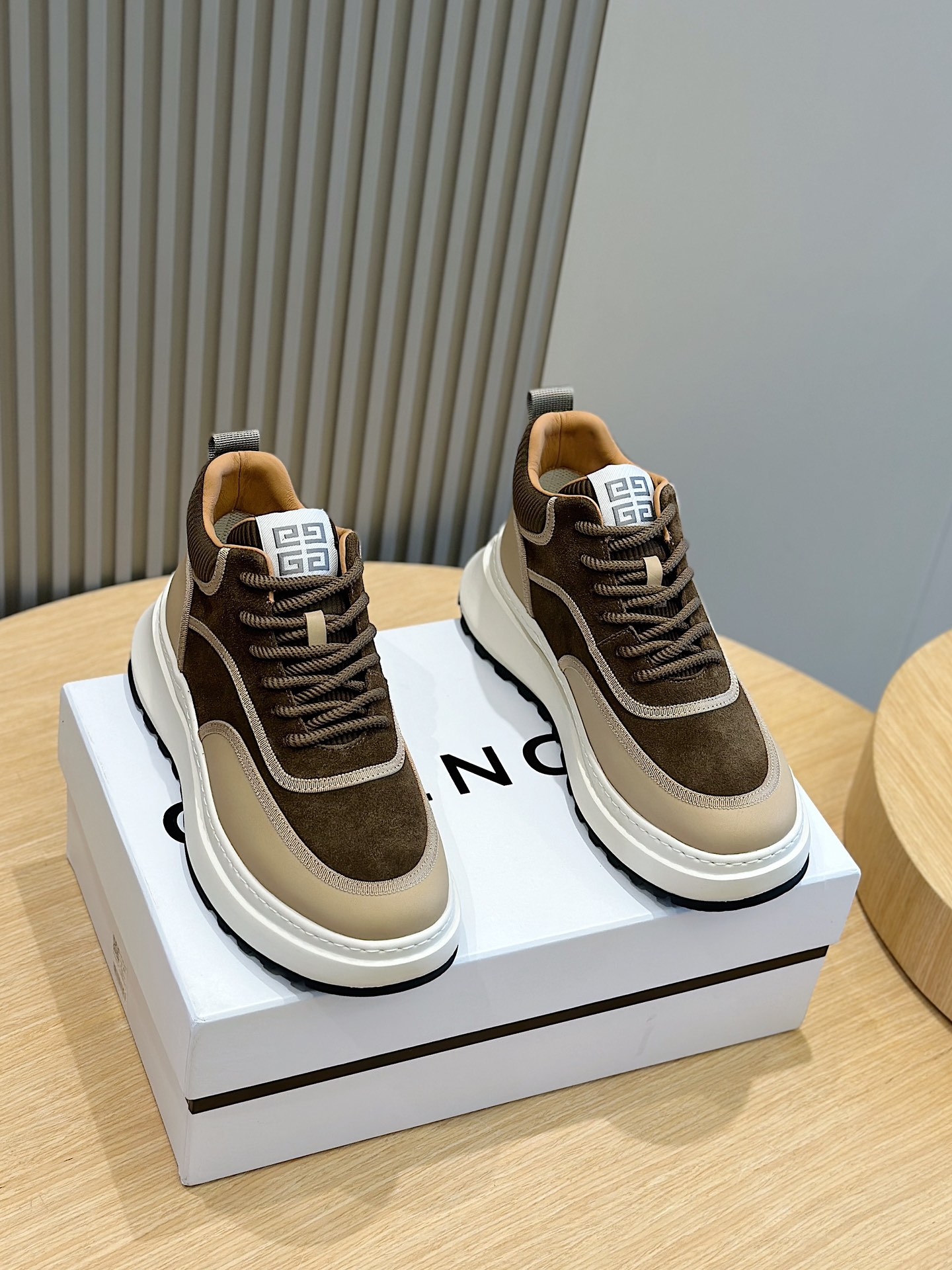 Givenchy Male Sneakers S