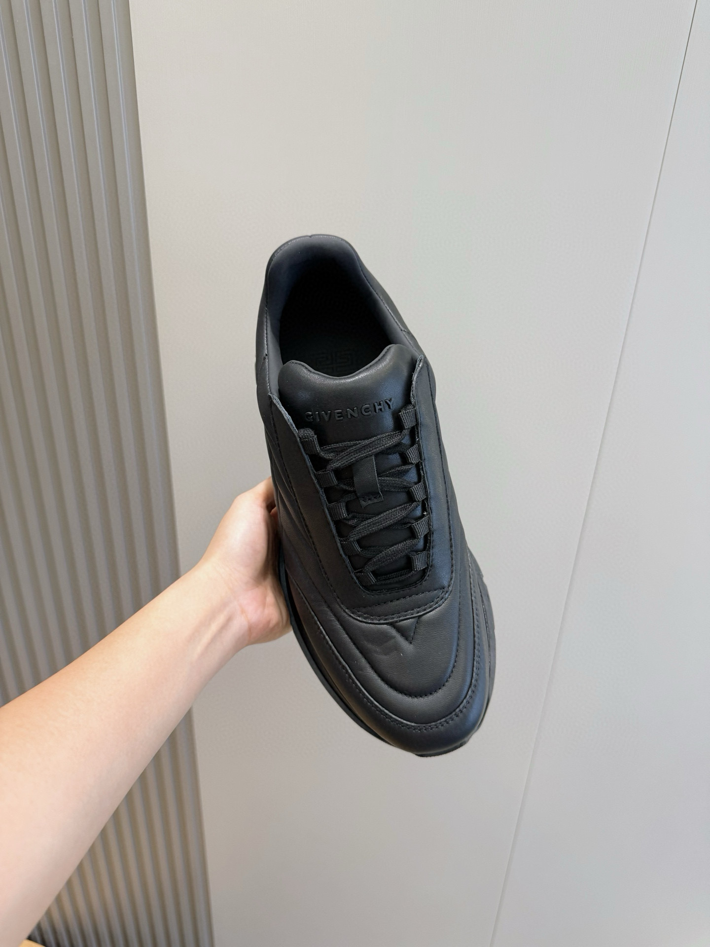 Givenchy Basic Shoes L-s