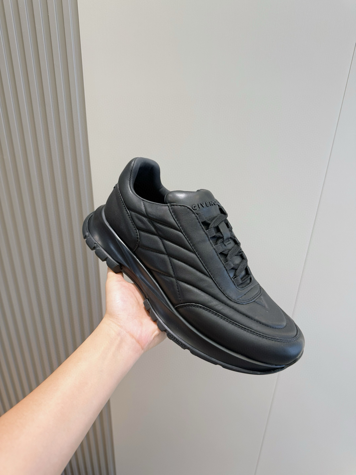 Givenchy Basic Shoes L-s