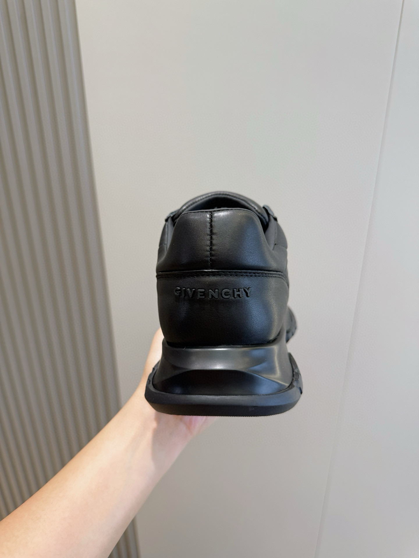 Givenchy Basic Shoes L-s