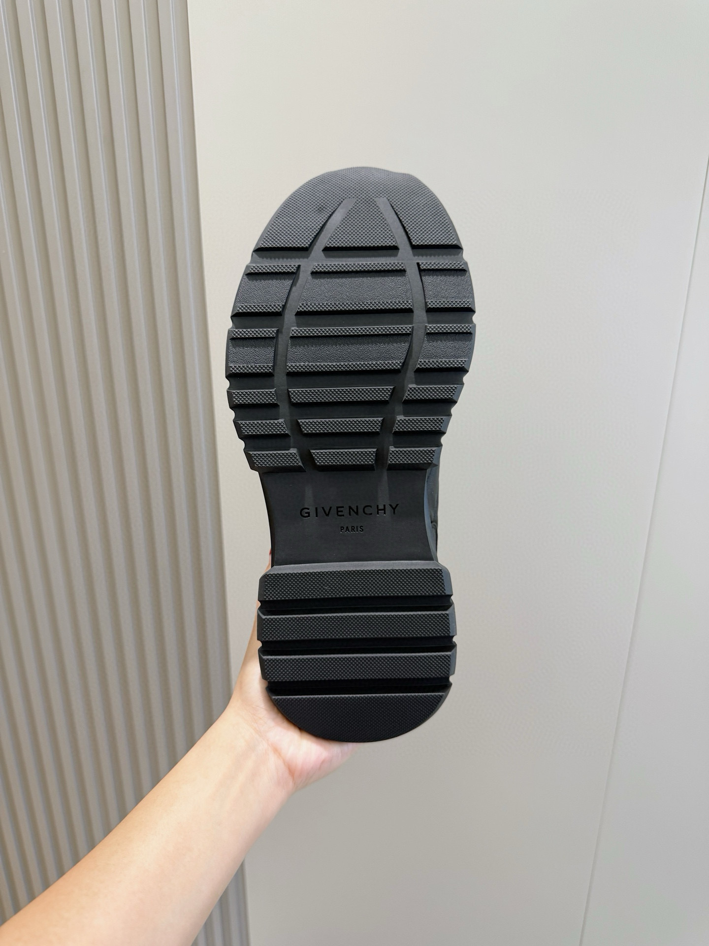 Givenchy Basic Shoes L-s