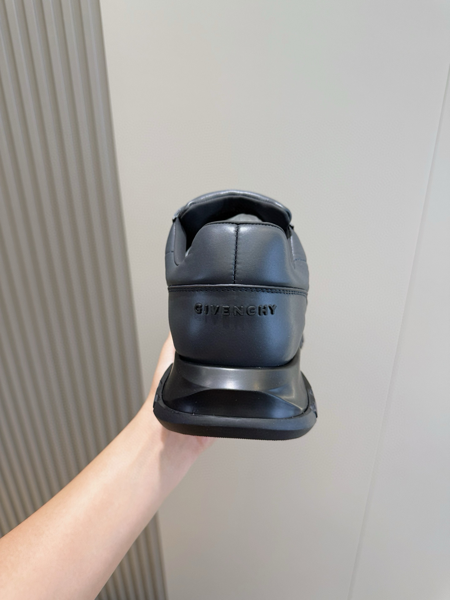 Givenchy Basic Shoes L-s