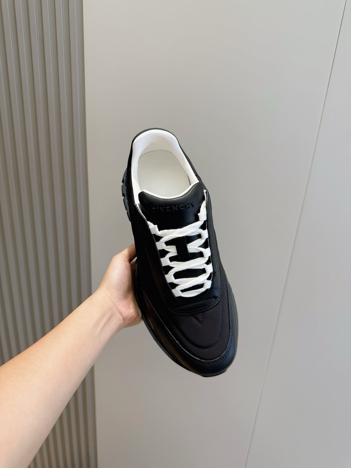 Givenchy Basic Shoes L-s