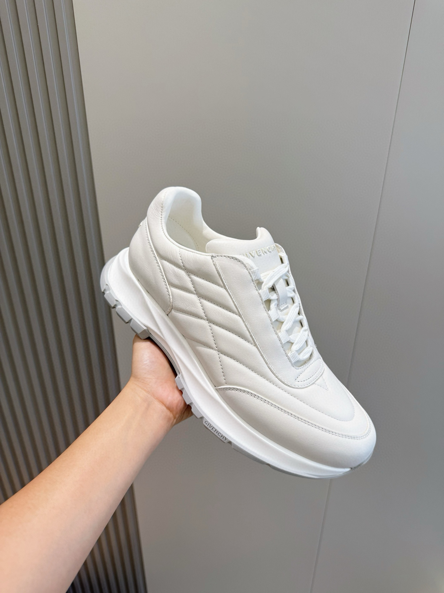 Givenchy Basic Shoes L-s