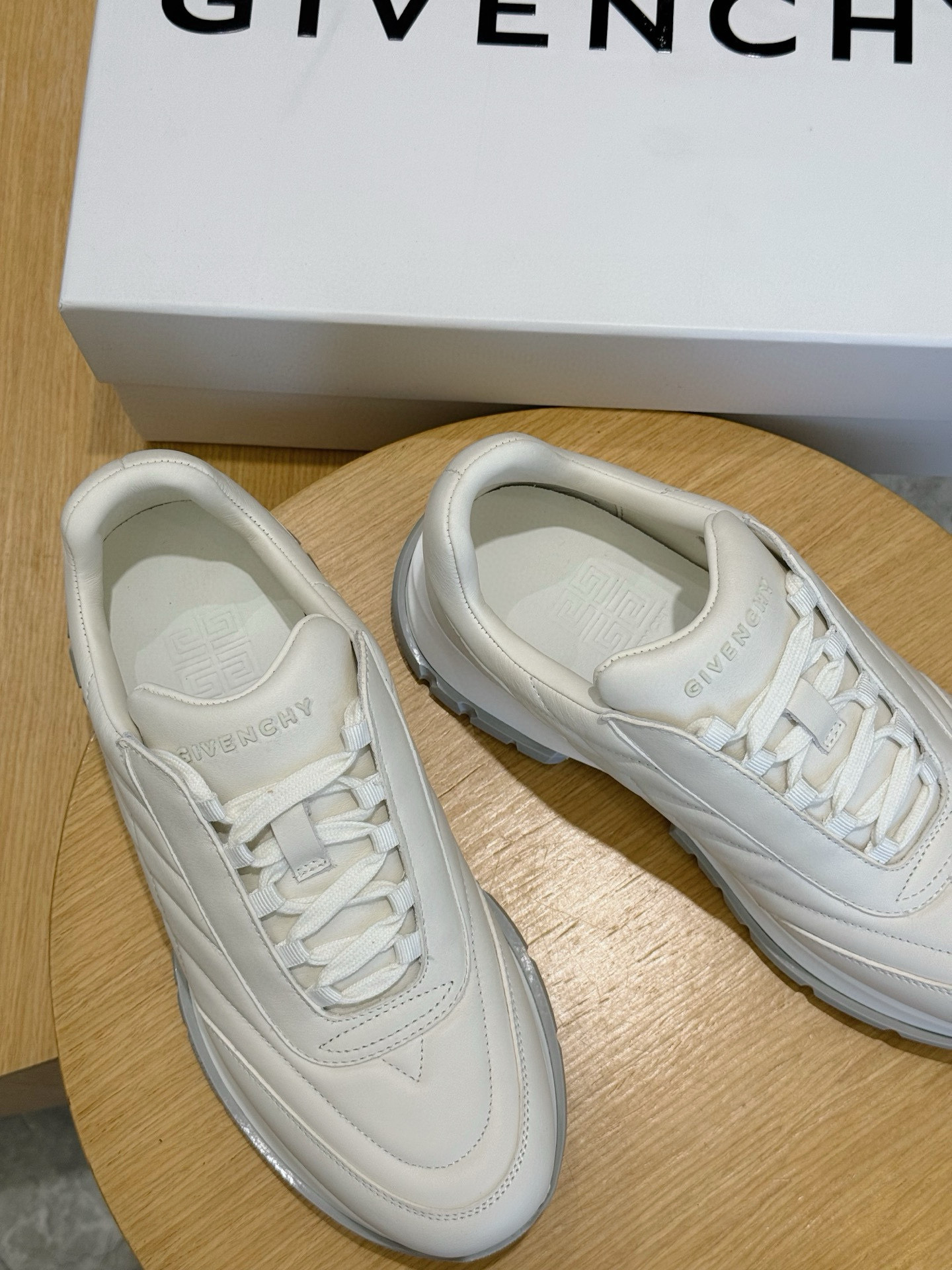 Givenchy Basic Shoes L-s