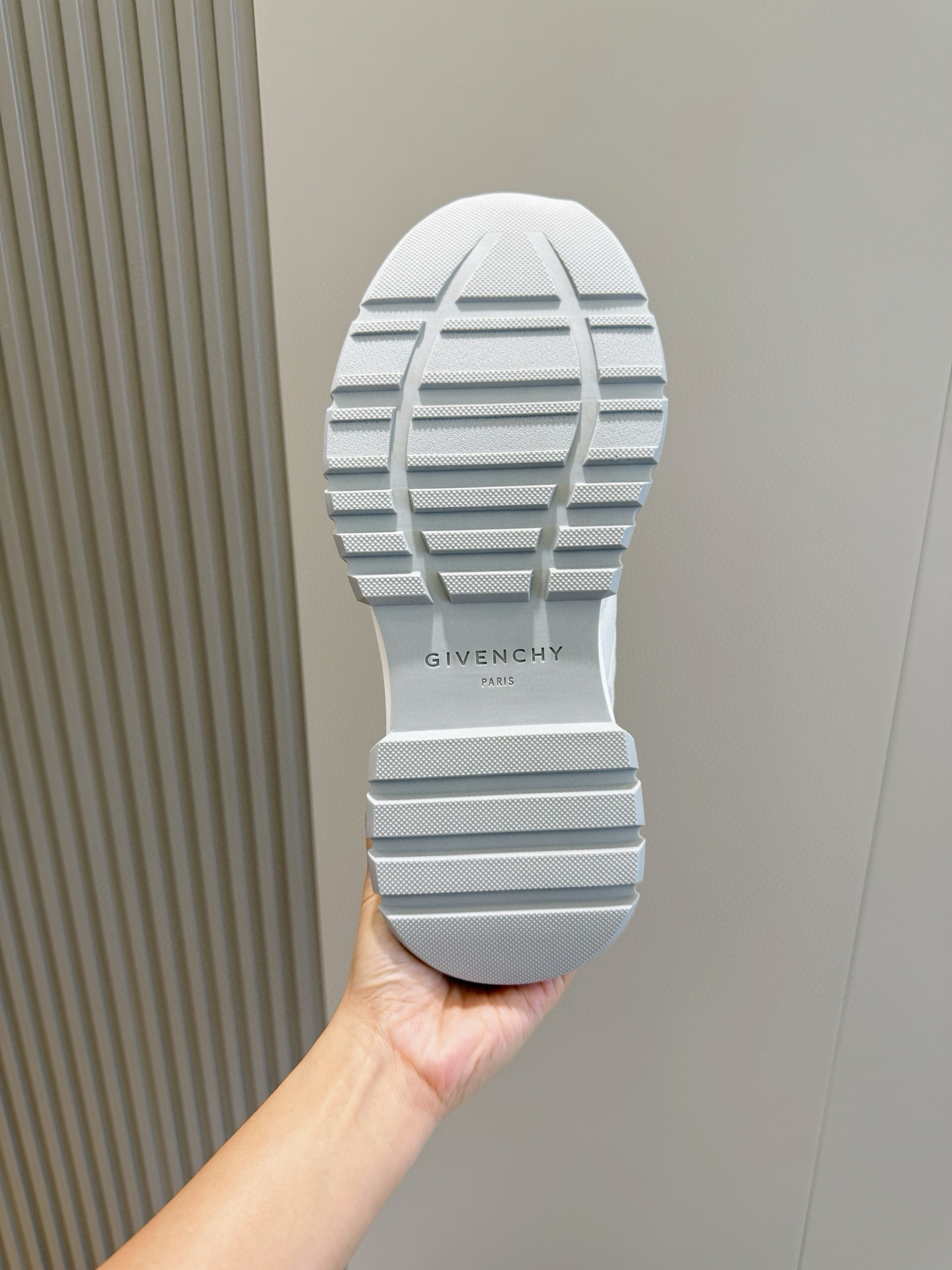 Givenchy Basic Shoes L-s