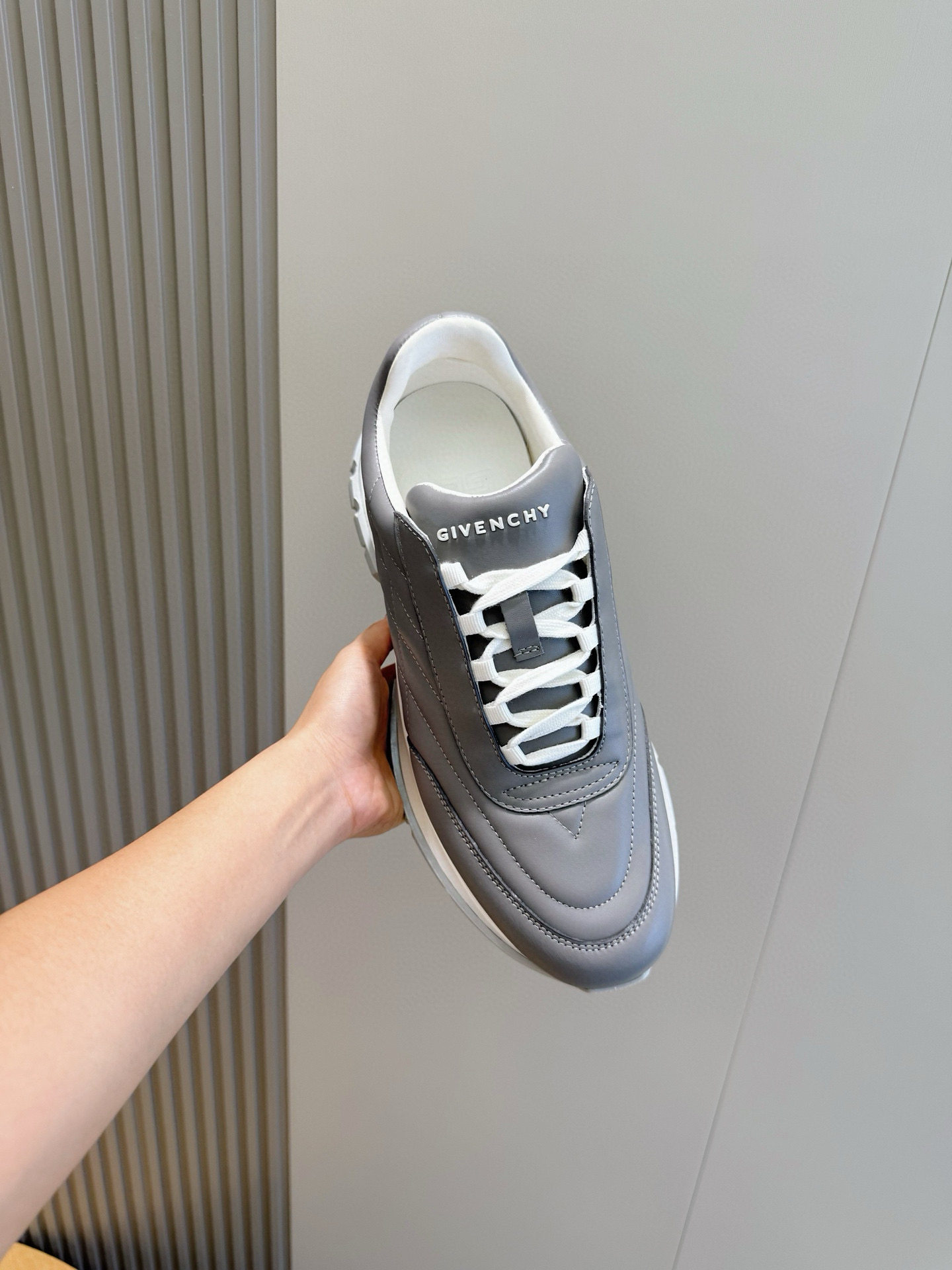 Givenchy Basic Shoes L-s