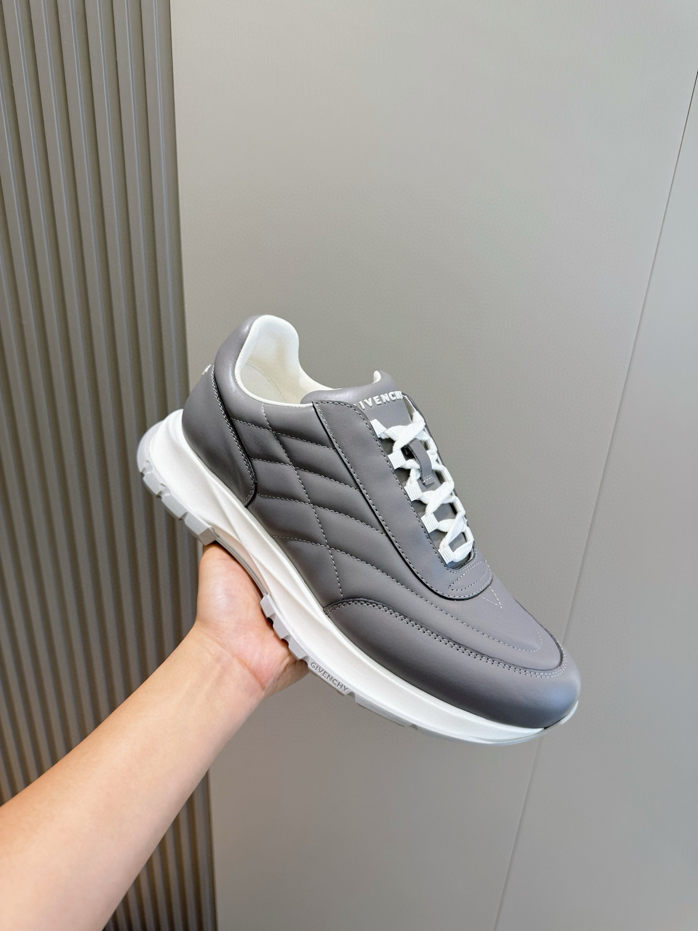 Givenchy Basic Shoes L-s