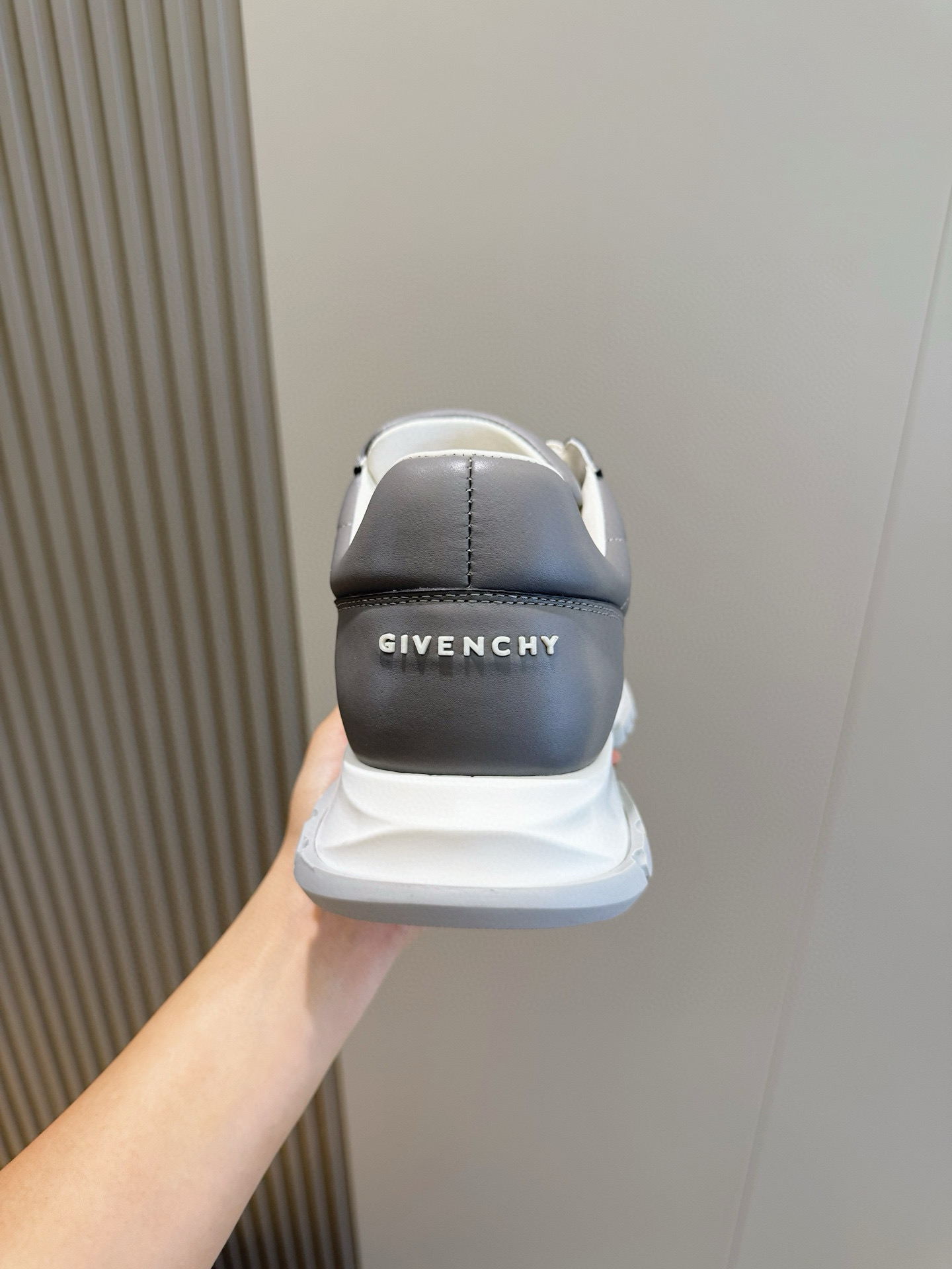 Givenchy Basic Shoes L-s