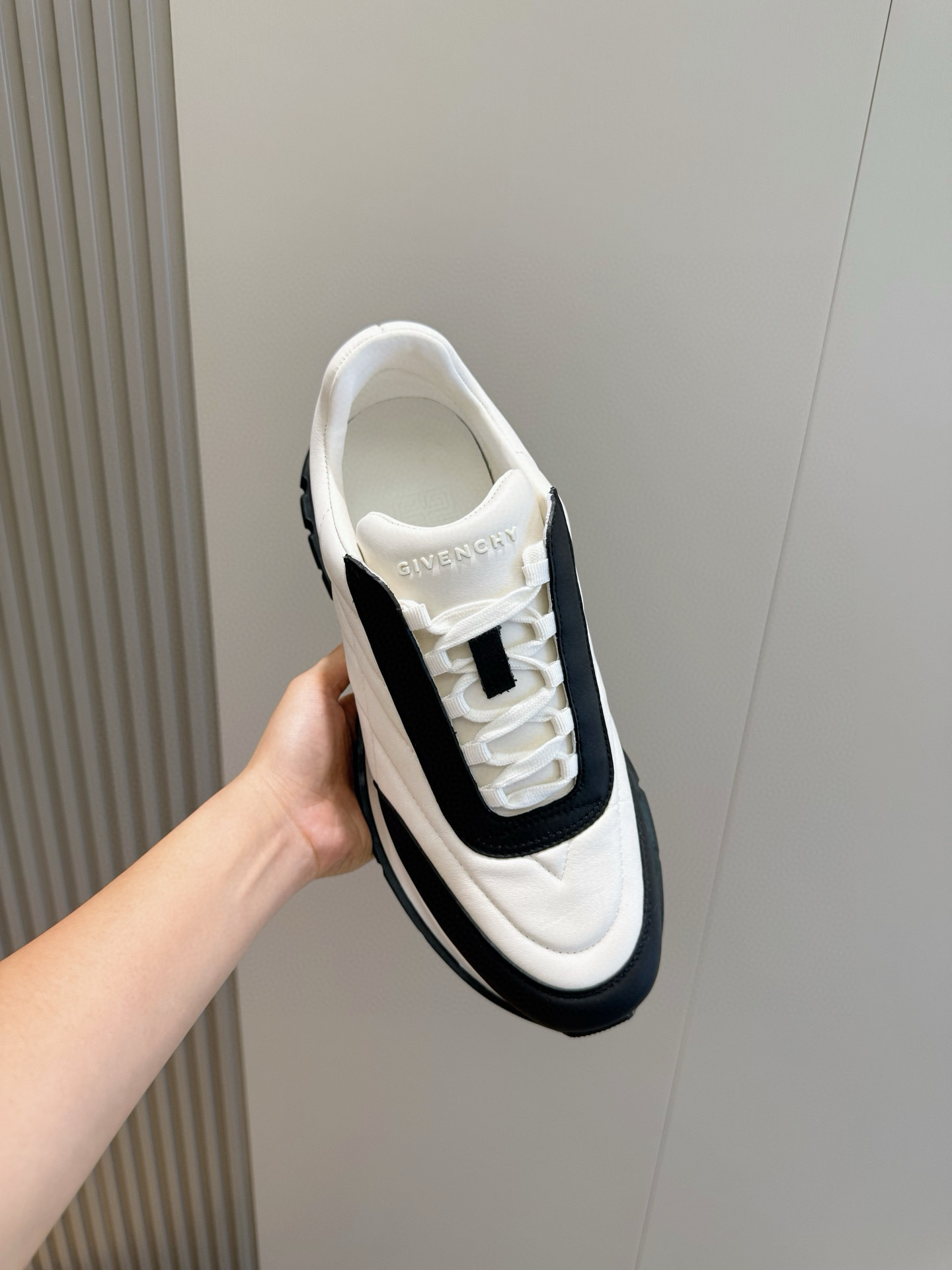 Givenchy Basic Shoes L-s