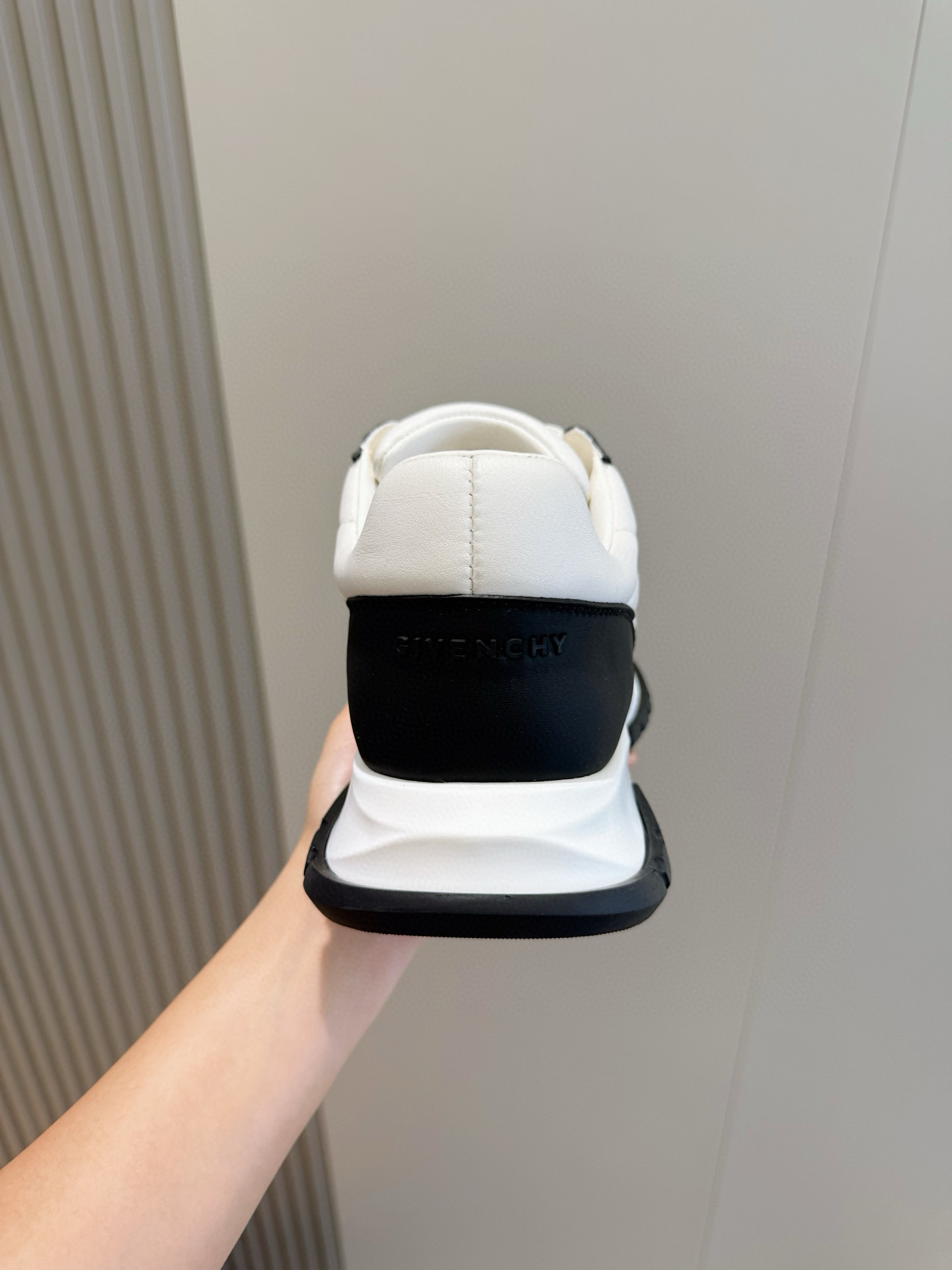 Givenchy Basic Shoes L-s