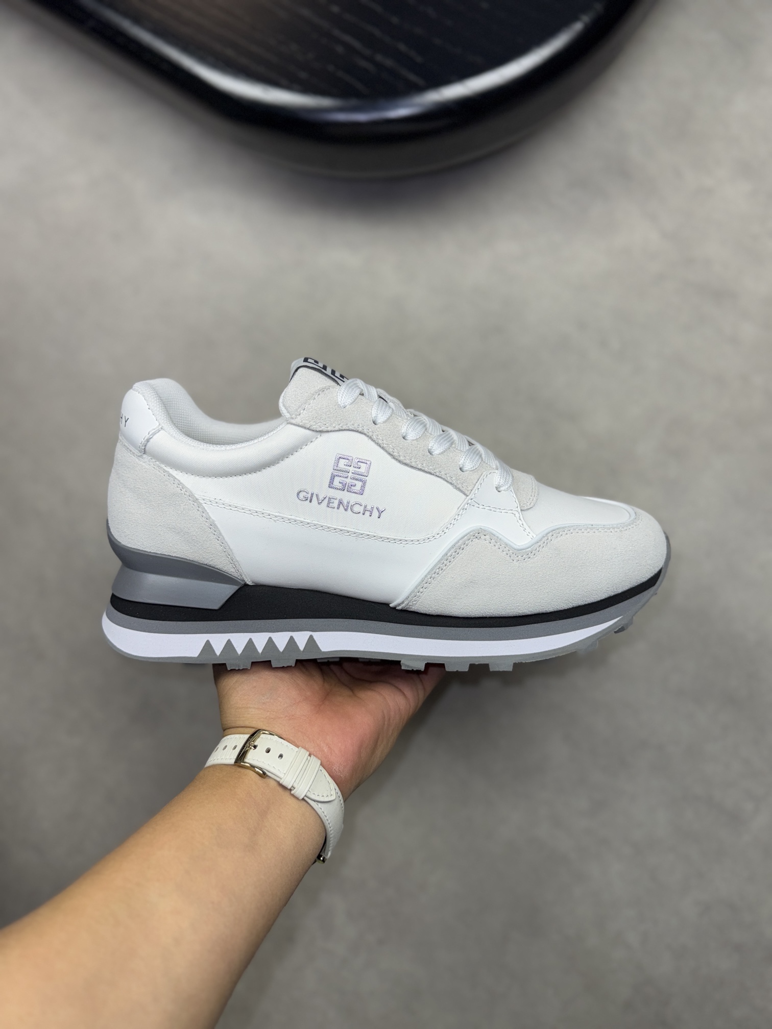 Givenchy Sneakers L-s