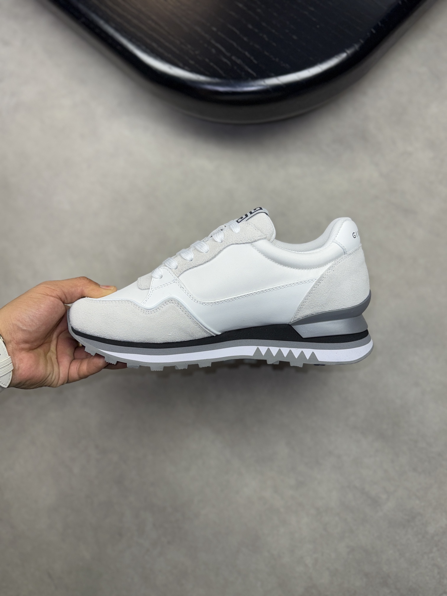 Givenchy Sneakers L-s