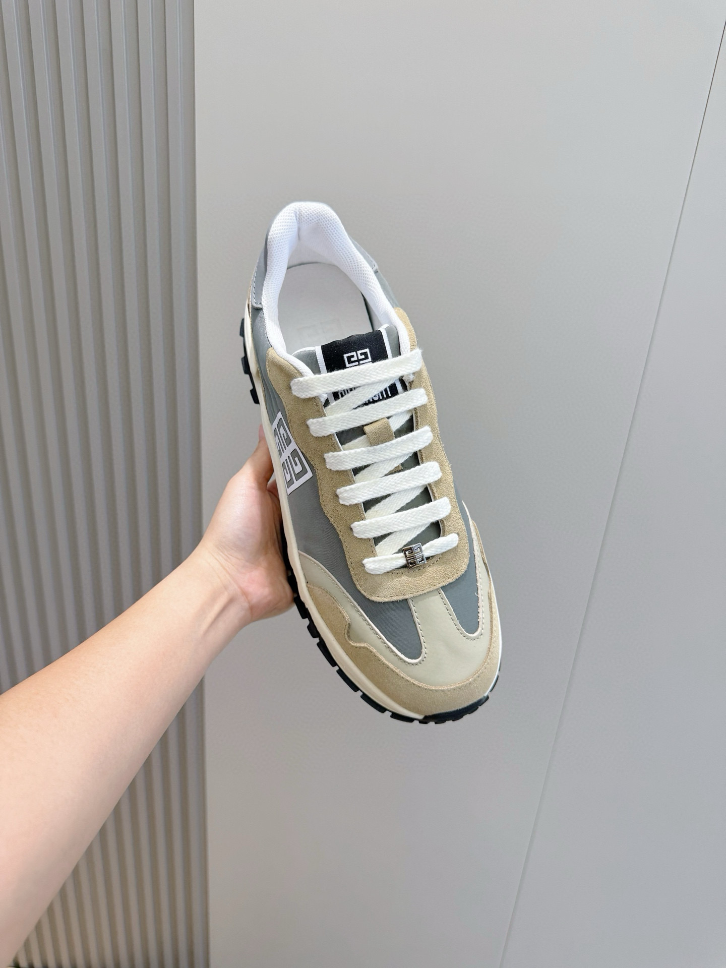 Givenchy Sneakers L-s